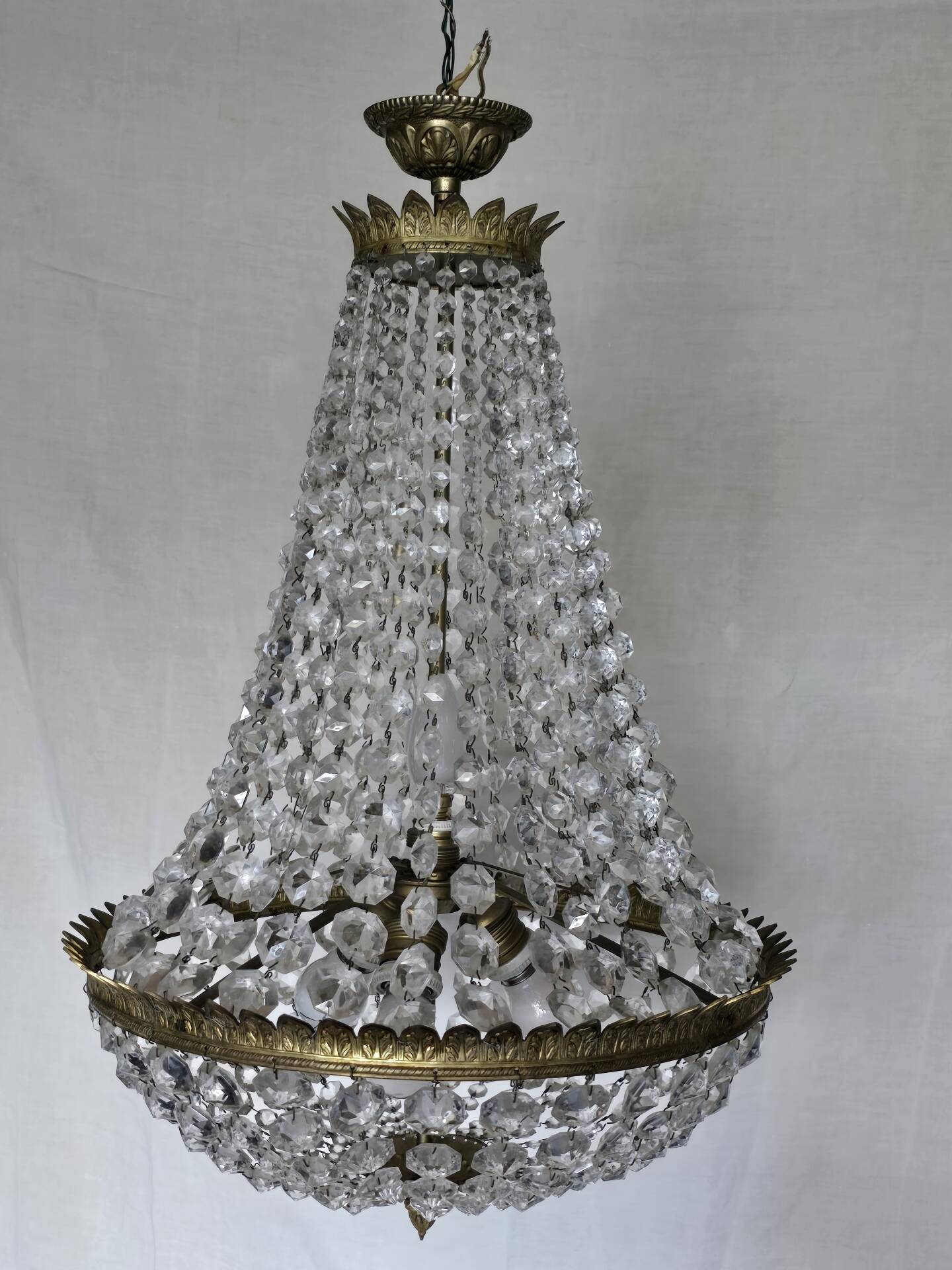 Large balloon chandelier with 5 lights