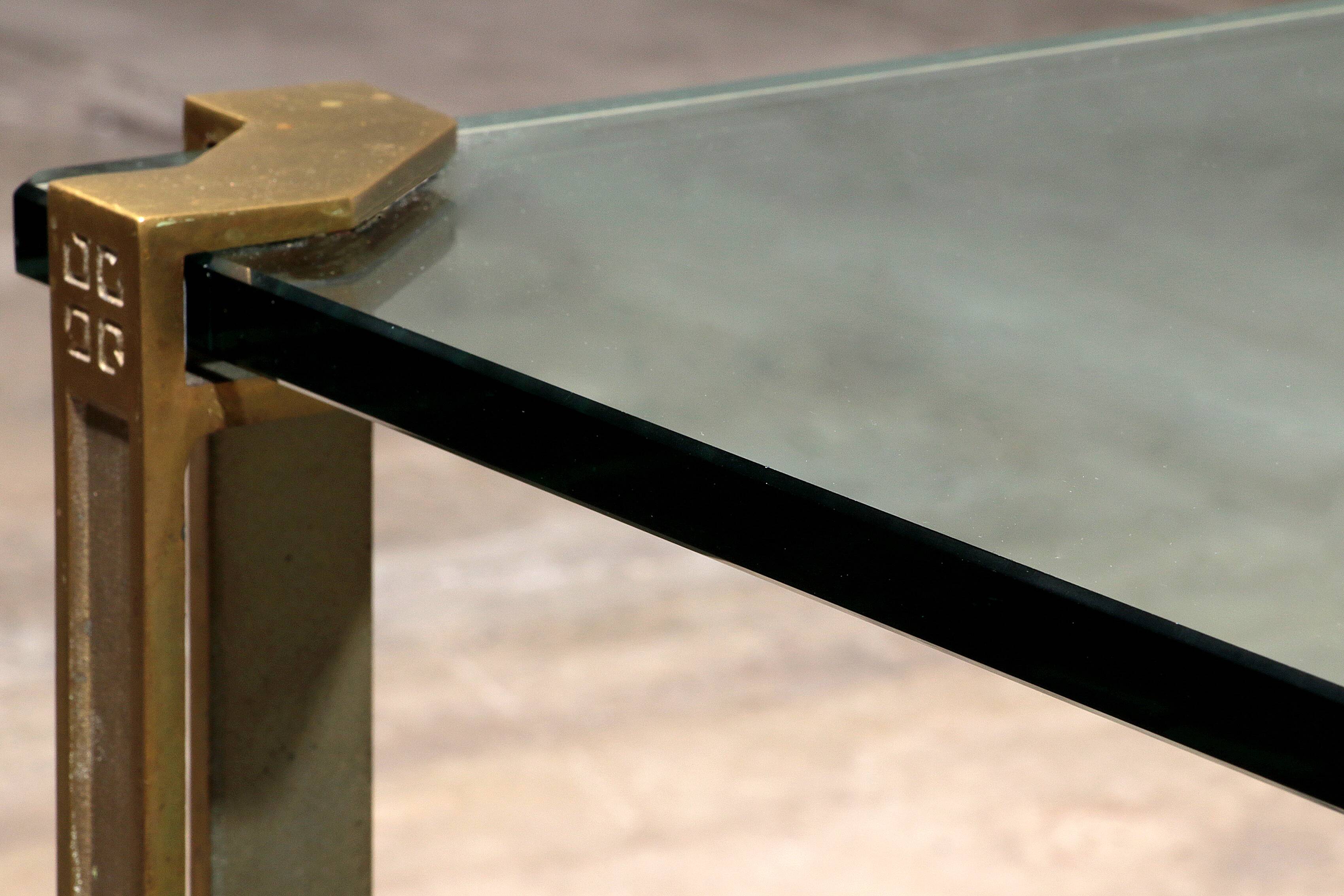 Table basse vintage en verre par Peter Ghyczy, modèle T24