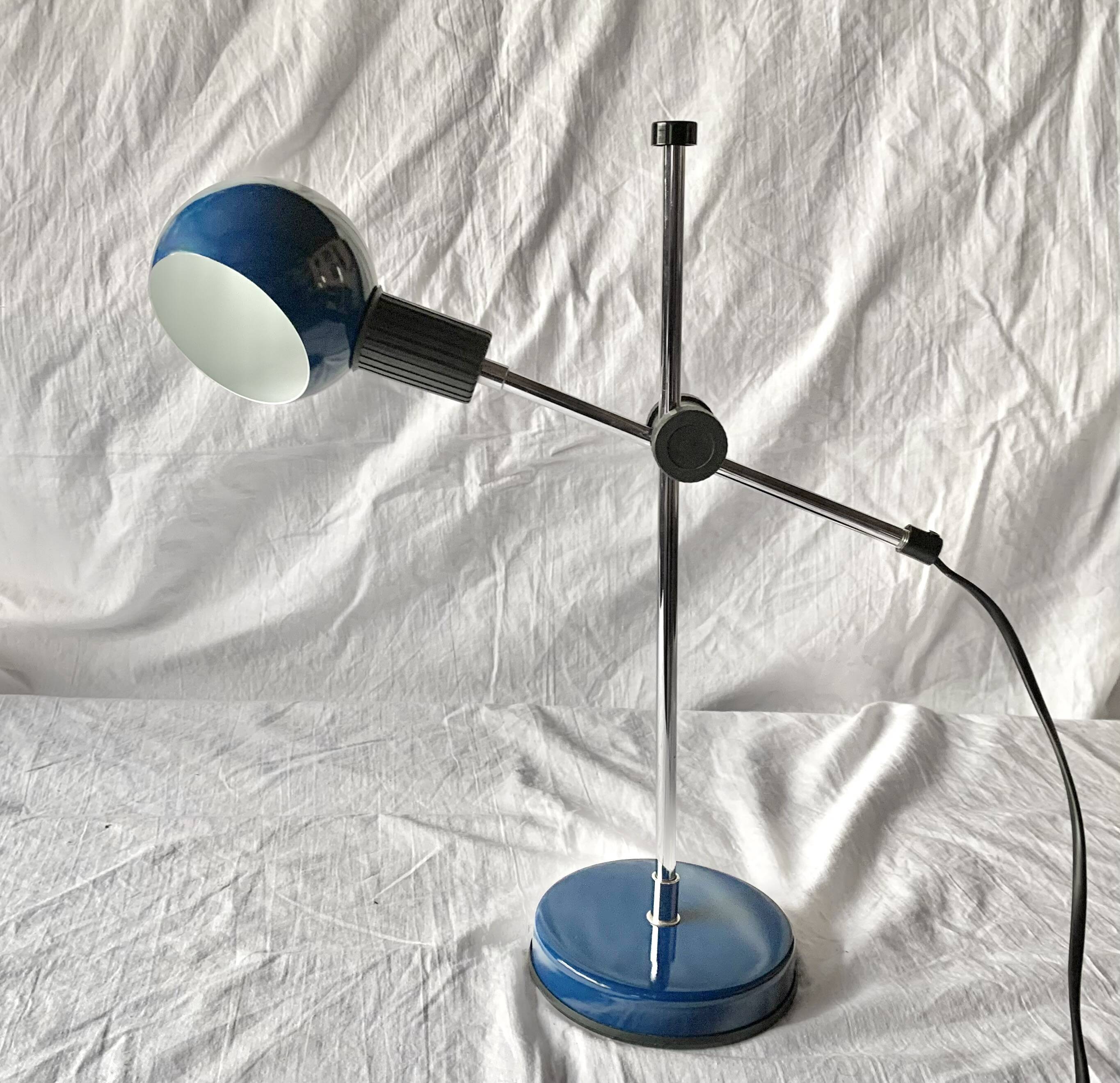 Lampe de bureau Eyeball bleue Veneta Lumi