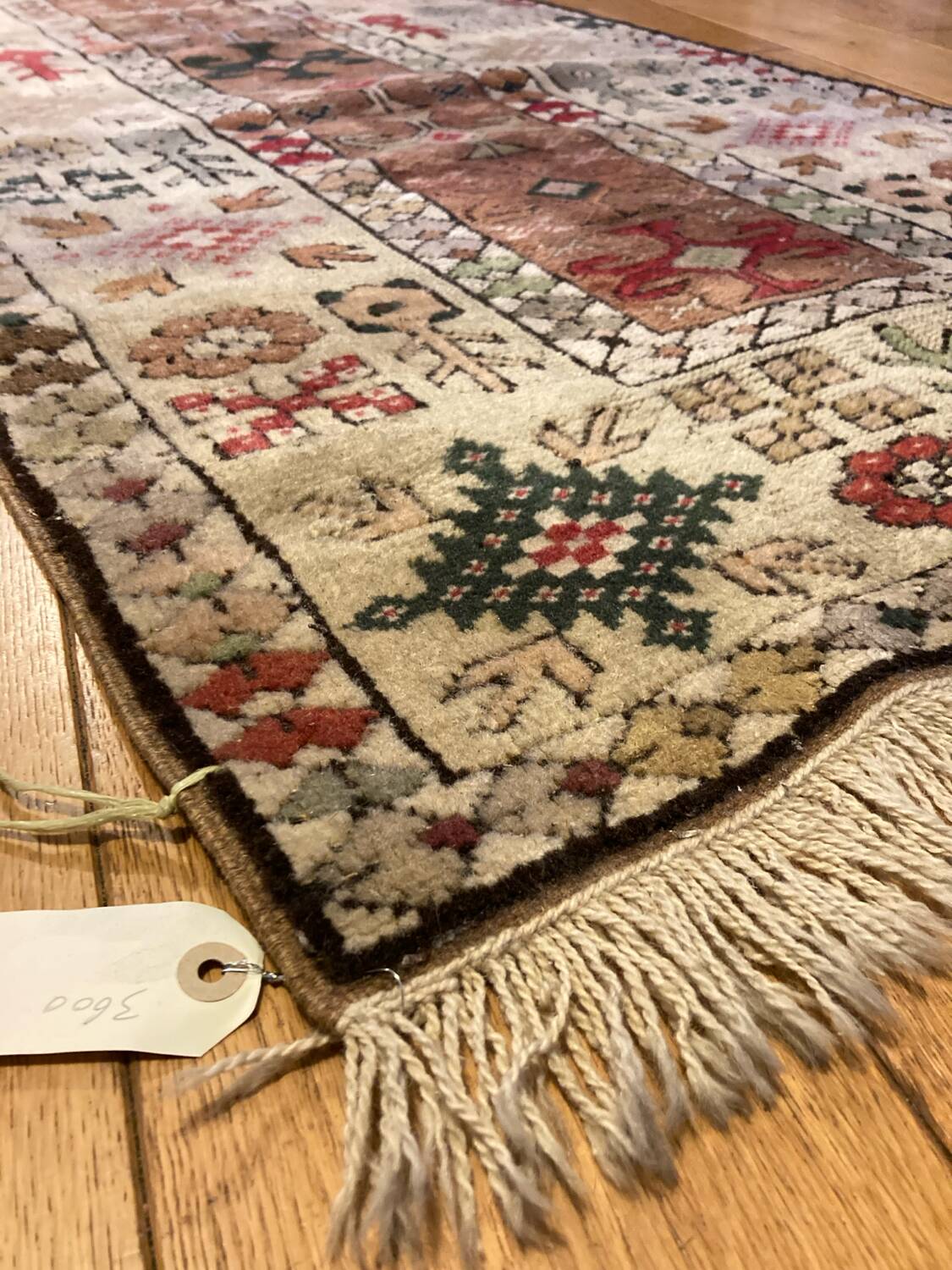 Hand-knotted oriental rug made of pure wool.