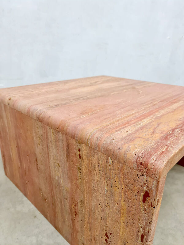 Table basse vintage italienne en travertin marbre 'pink chique'