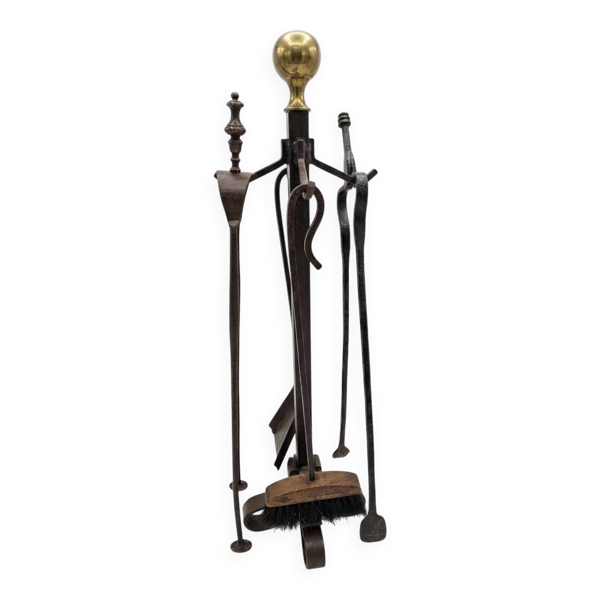Ancien nécessaire de cheminée en fer forgé massif et laiton