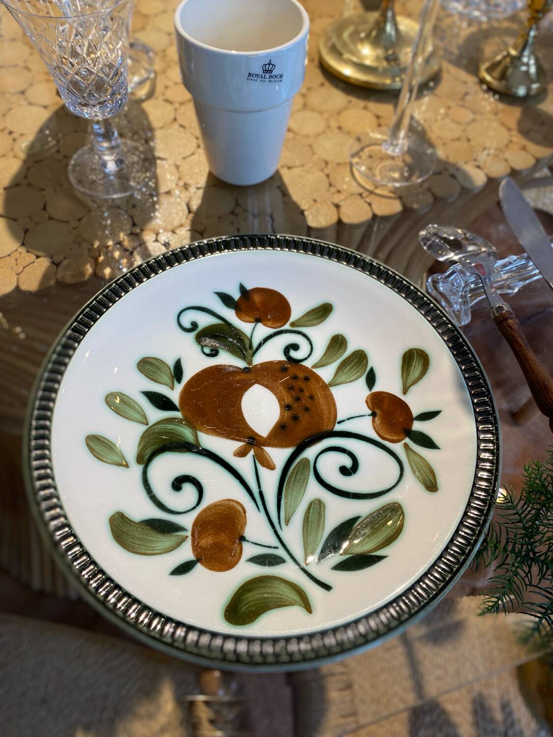 Set of 4 Argenteuil Boch Frères dinner plates