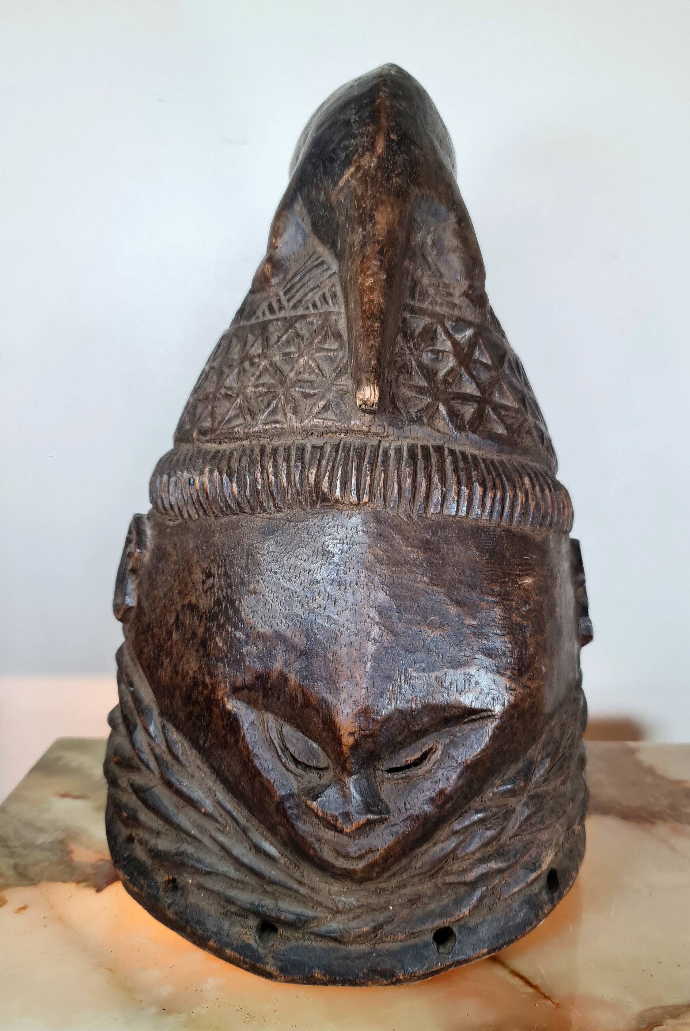 Hemba Helmet, Suku