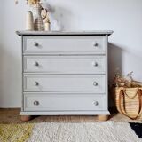 Antique chest of drawers with 4 drawers – Patinated pearl grey & ball feet