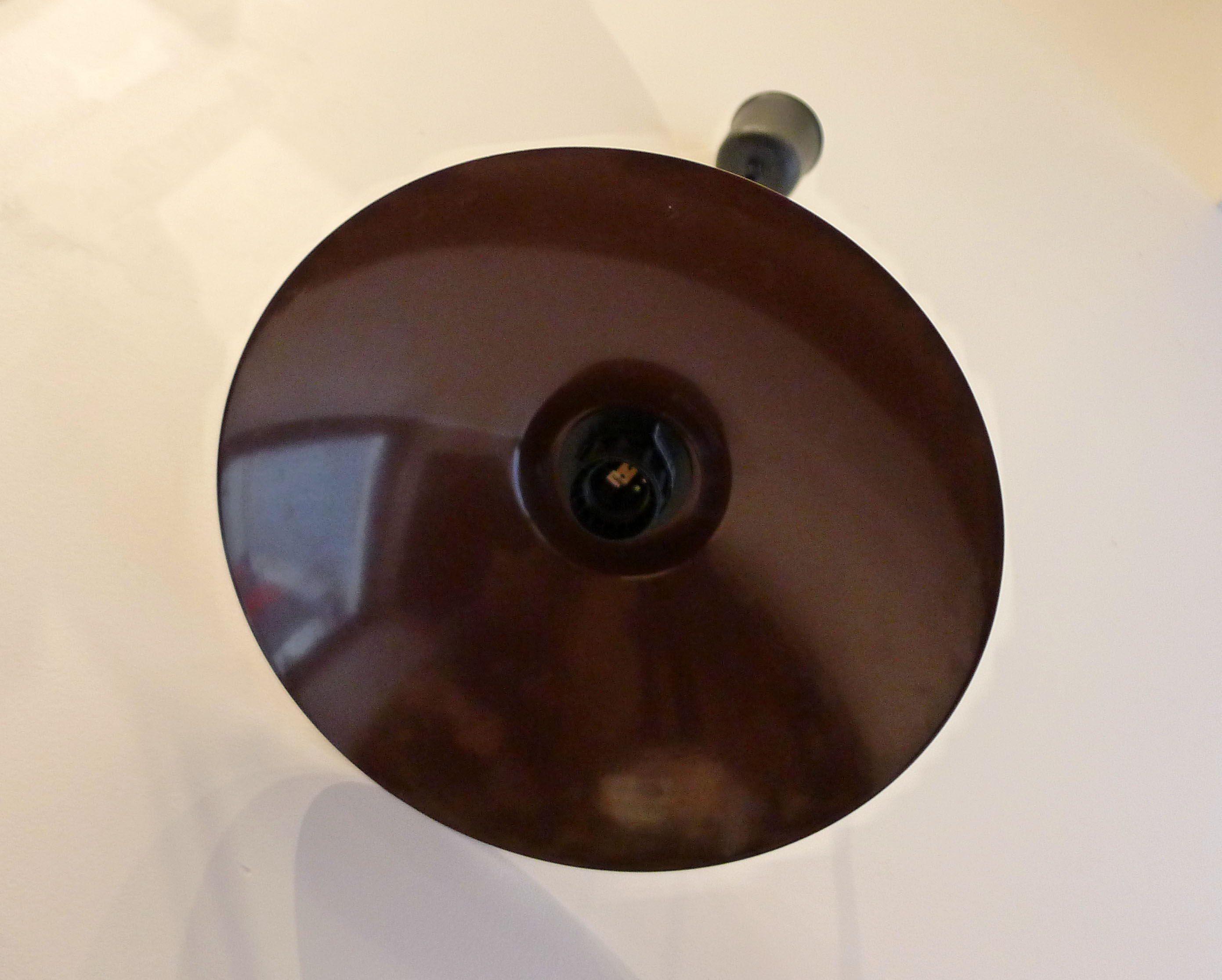 Conical lacquered metal suspension