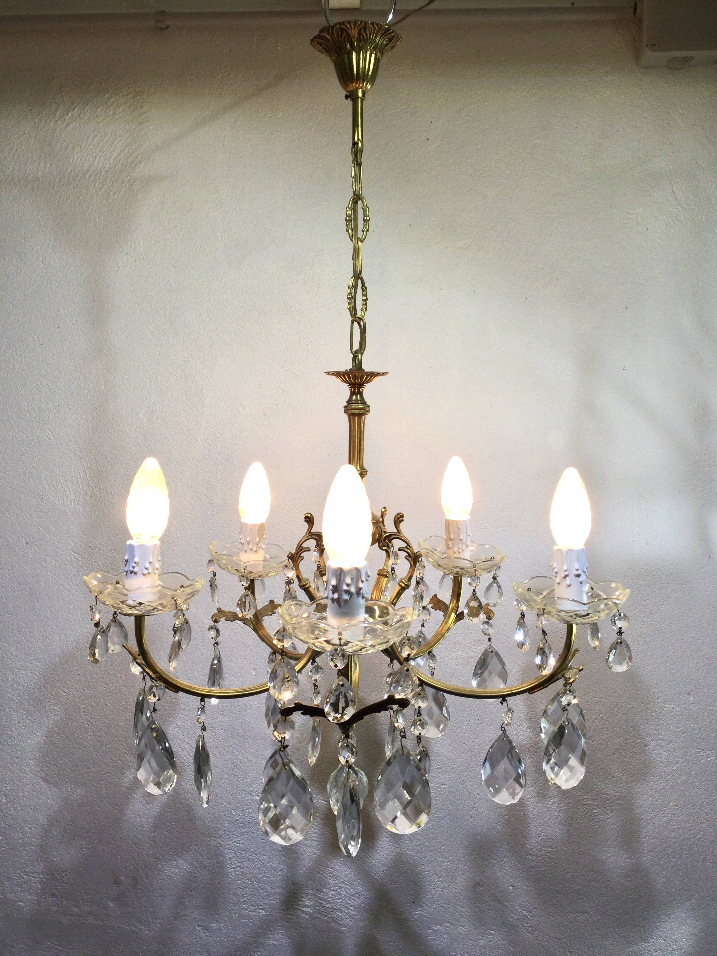 5-light chandelier in brass and tassels