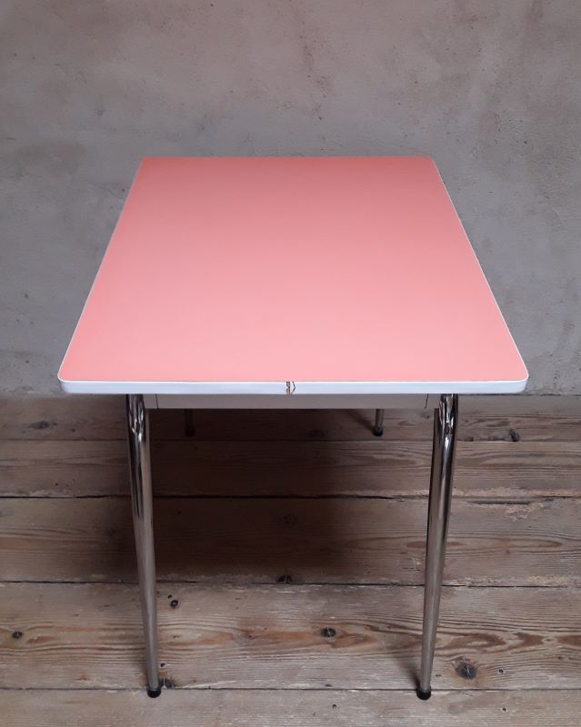 Table formica chrome