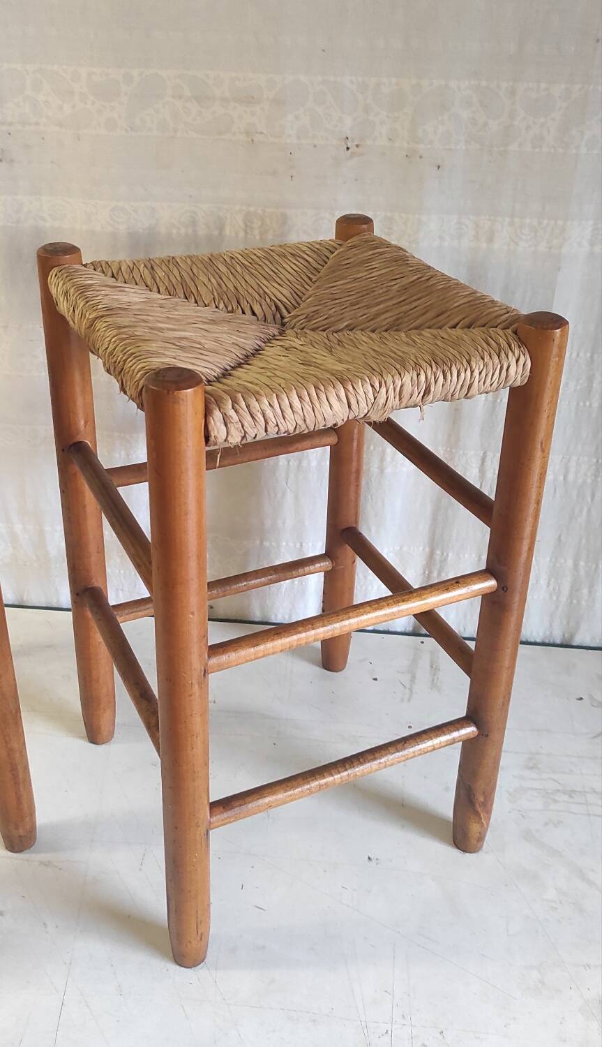 High stool in solid wood and straw - mid. 20th century