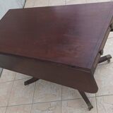 English drop-leaf table in mahogany from the 19th century.