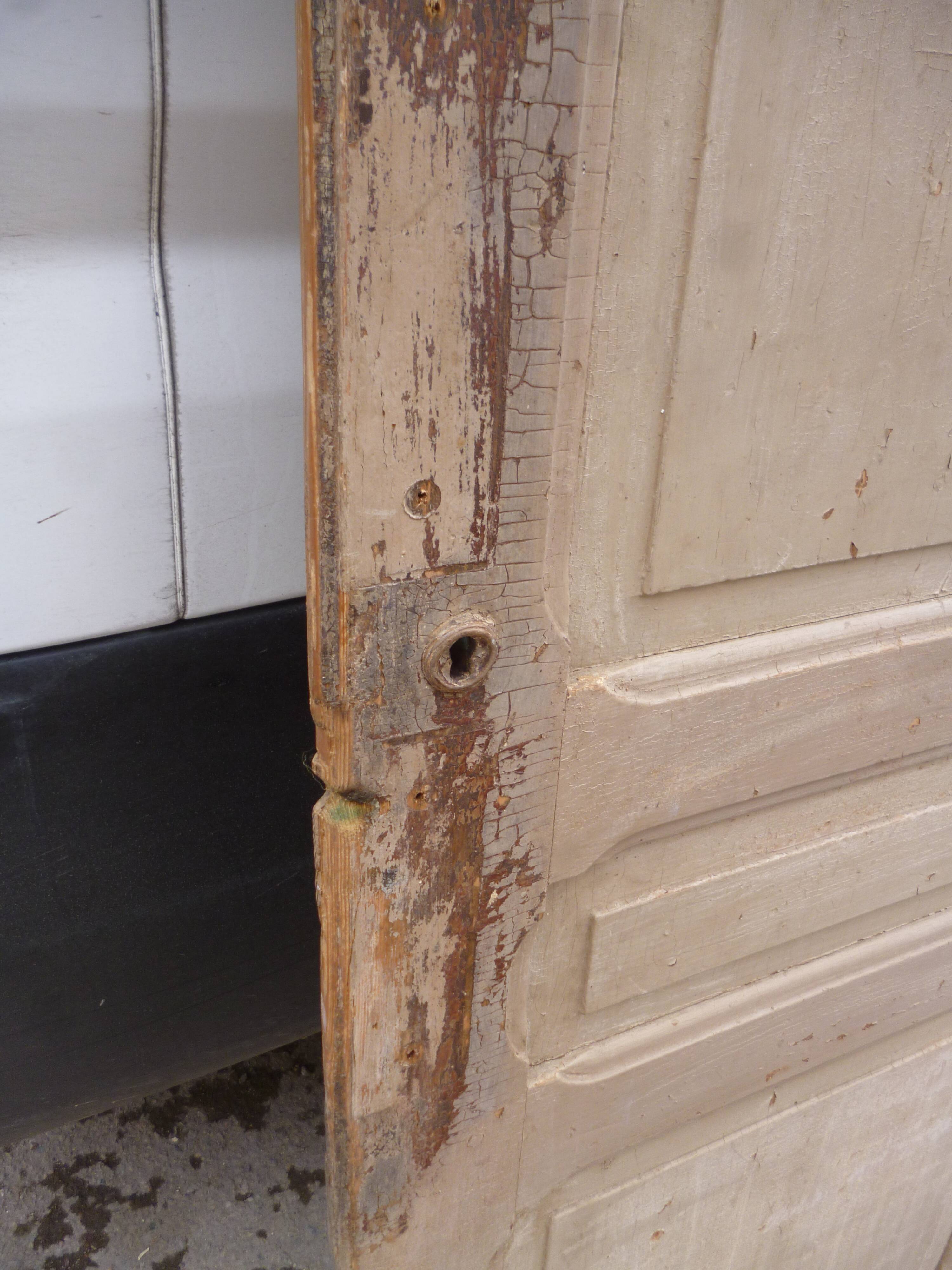 Old door beige patina