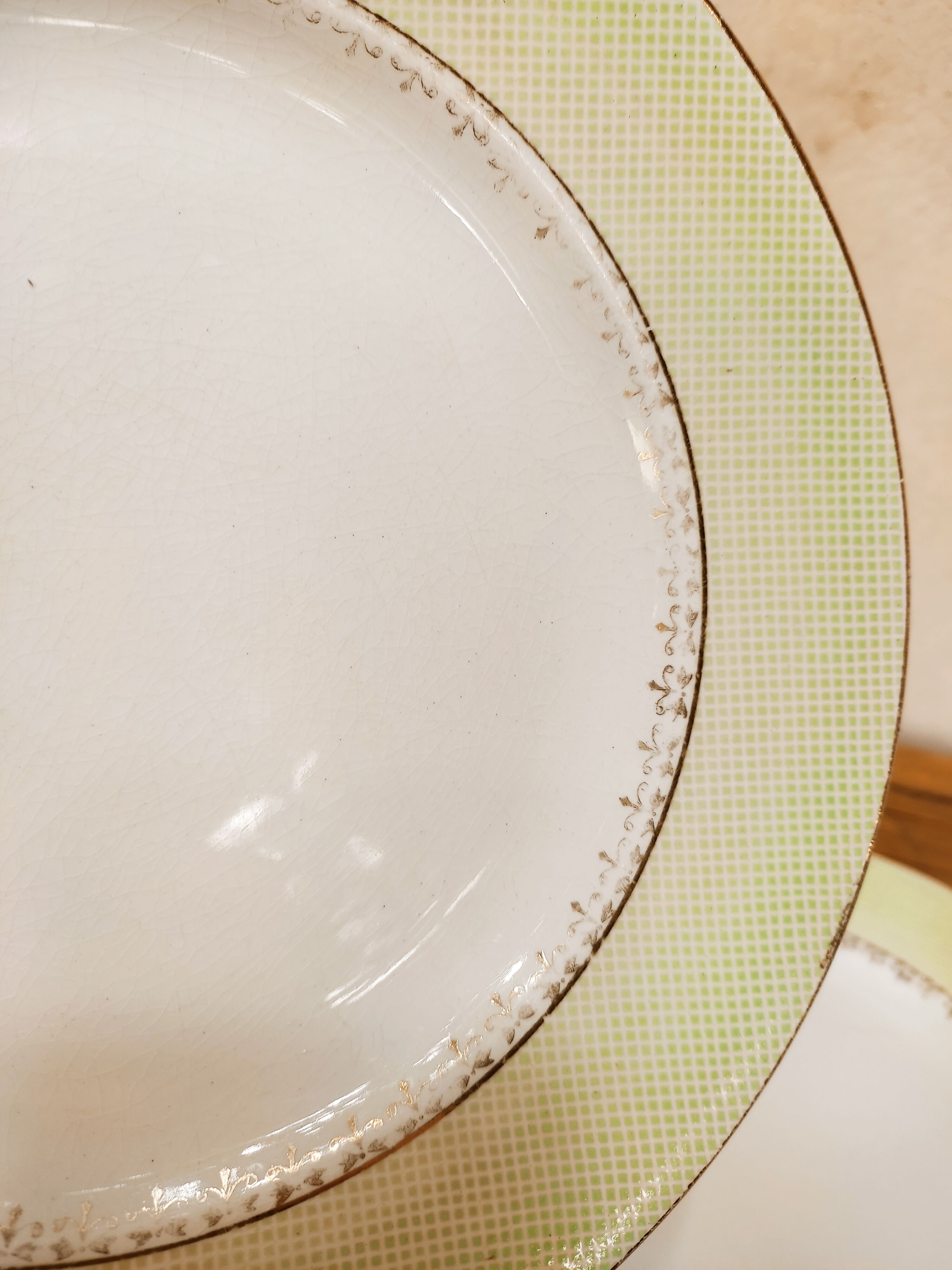 Set of 7 plates in earthenware L'Amandinoise