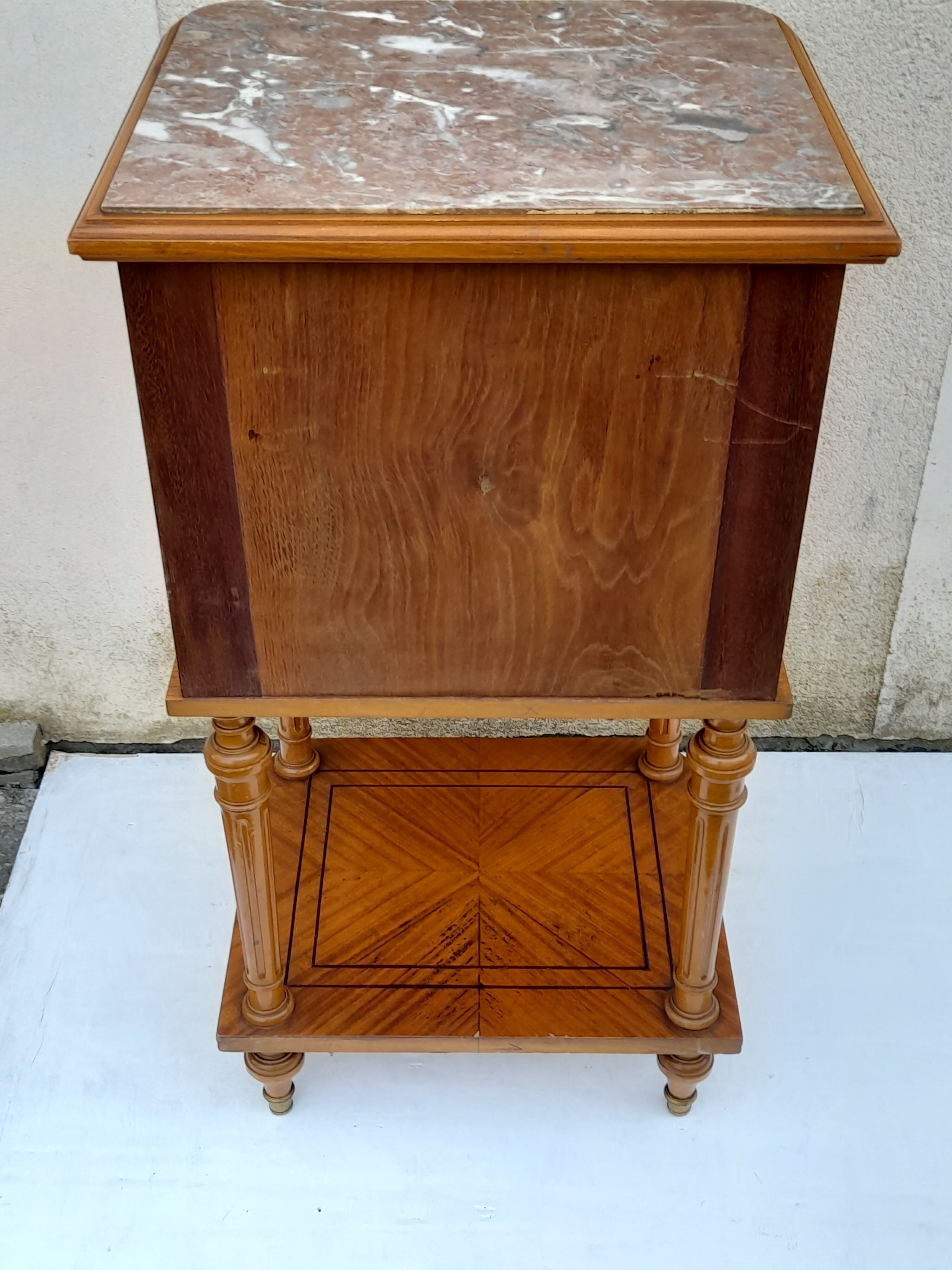 Bedside table top marble foot hoof and bronze decoration H 83 cm