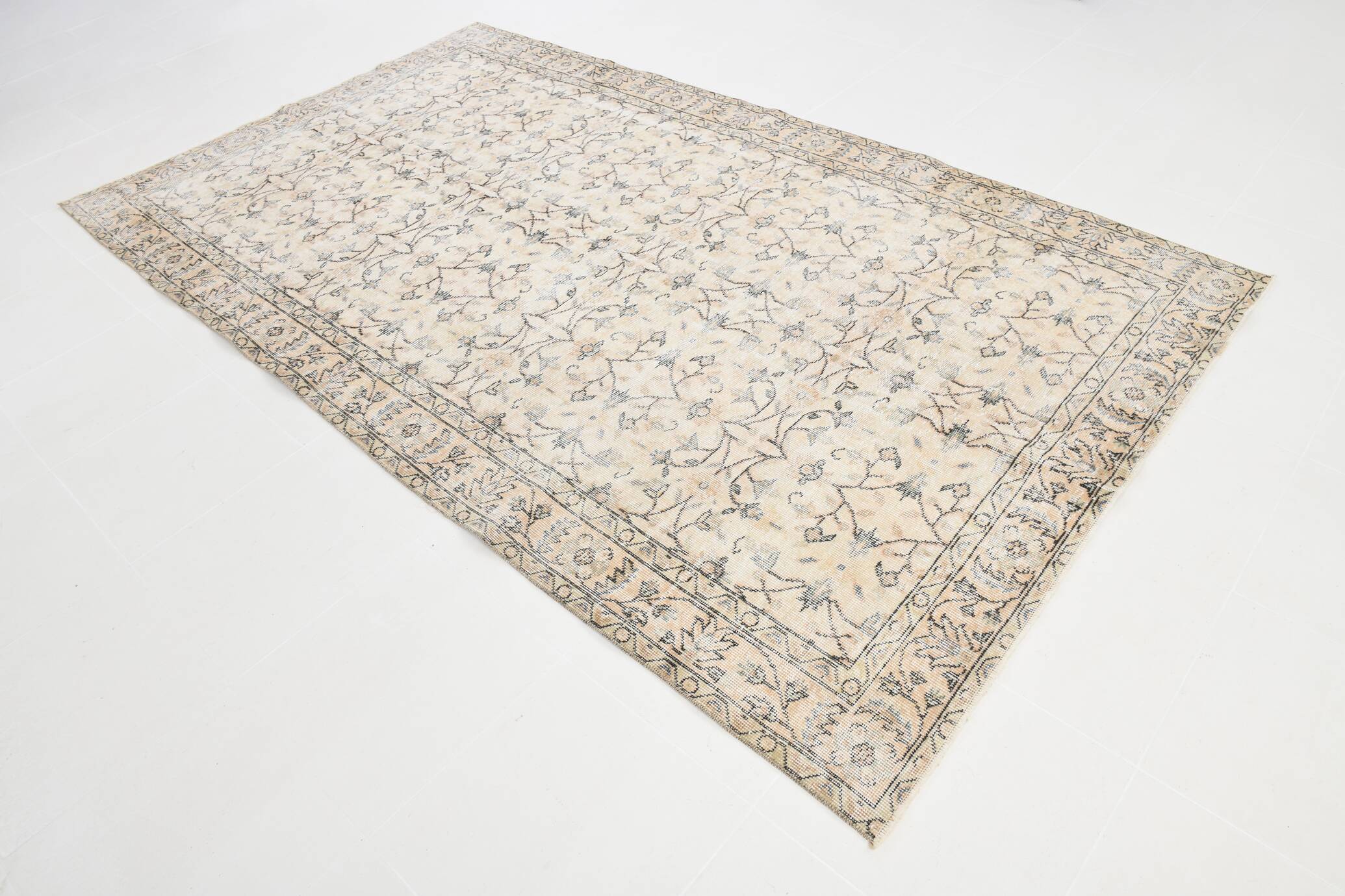 6x10 Vintage Faded Brown & Beige Classic Vintage Rug