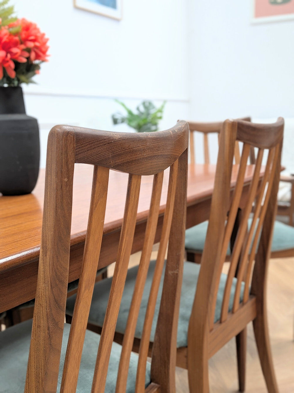 4 chaises et 2 fauteuils Gplan vintage en teck