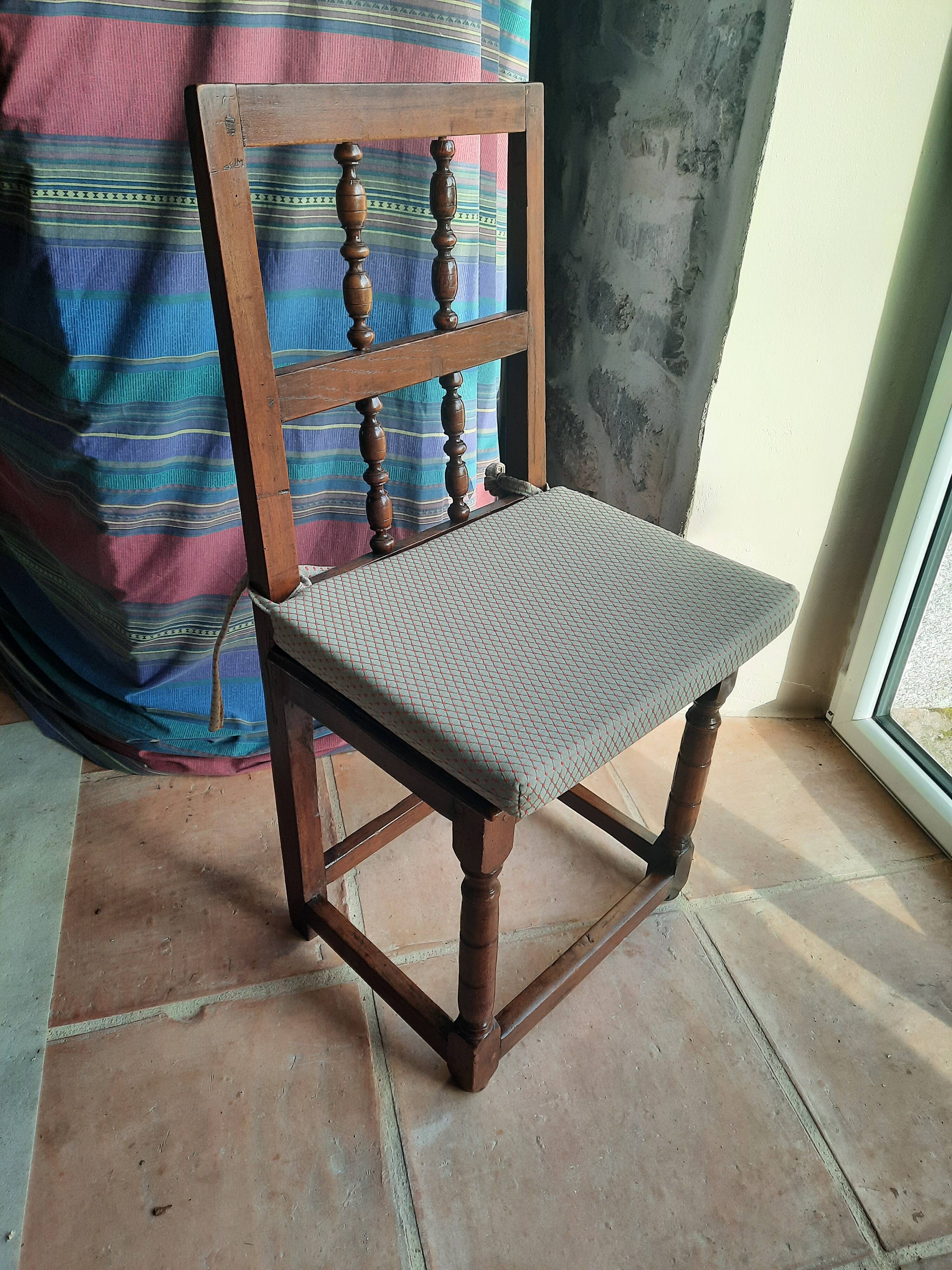 Set of 6 antique hazelwood chairs, 17th–18th century