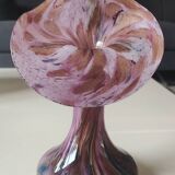 Volubilis vase in Murano glass. Pink speckled background. Height 21 cm.