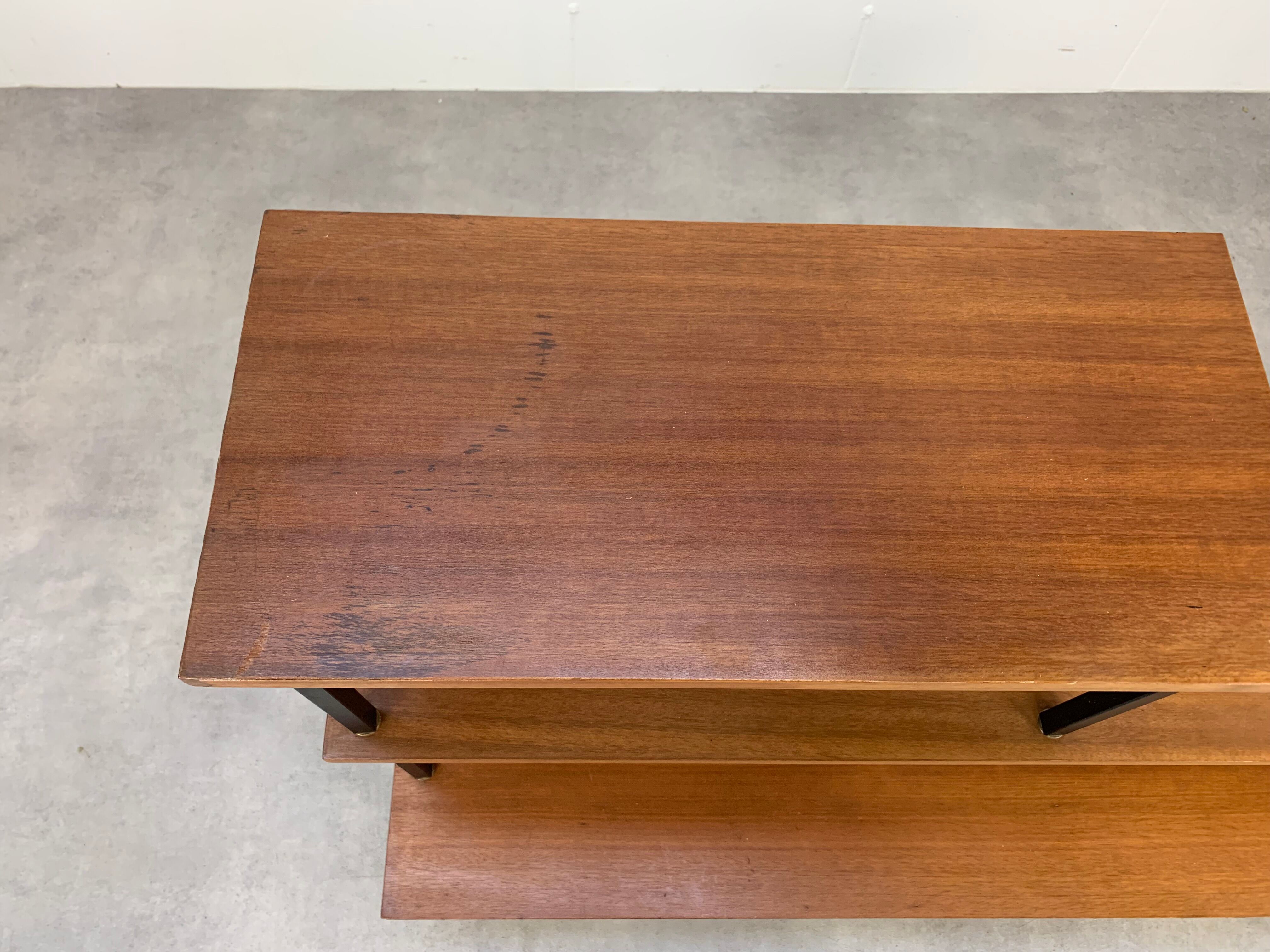 Asymmetrical stand shelf 50s