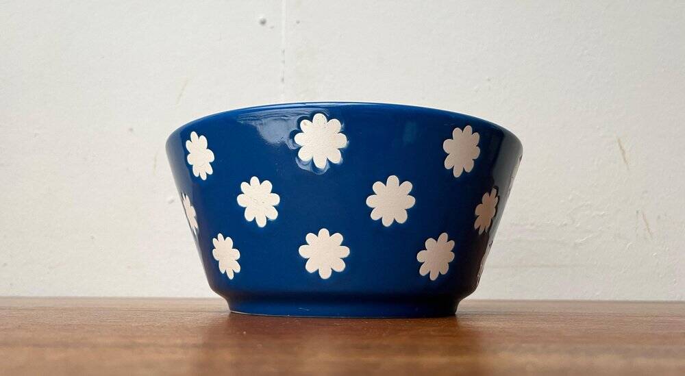 German ceramic bowl from the mid-century by Wächtersbach, 1960s.