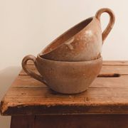Duo de tasses anciennes en grès