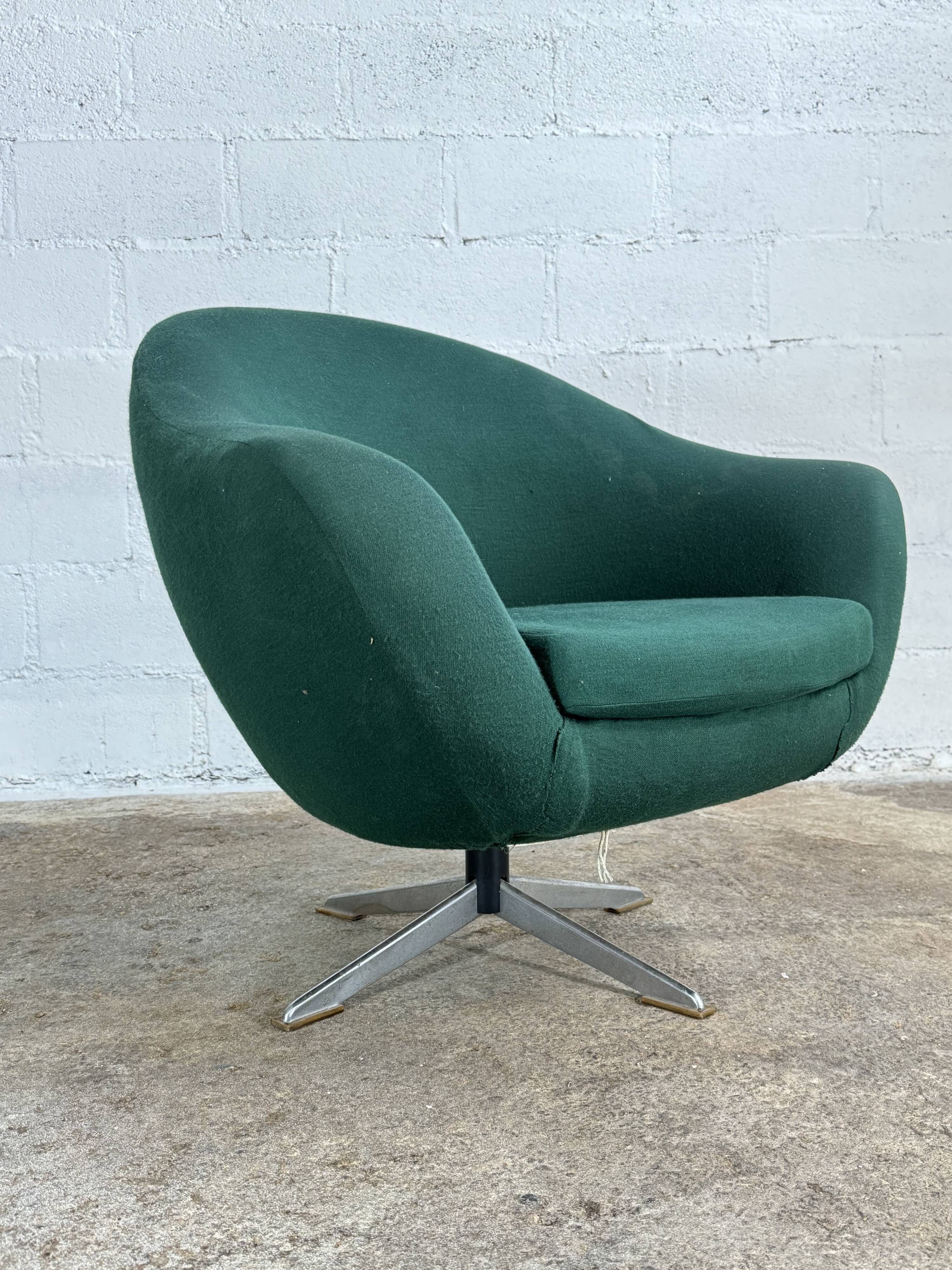 Vintage green egg chair