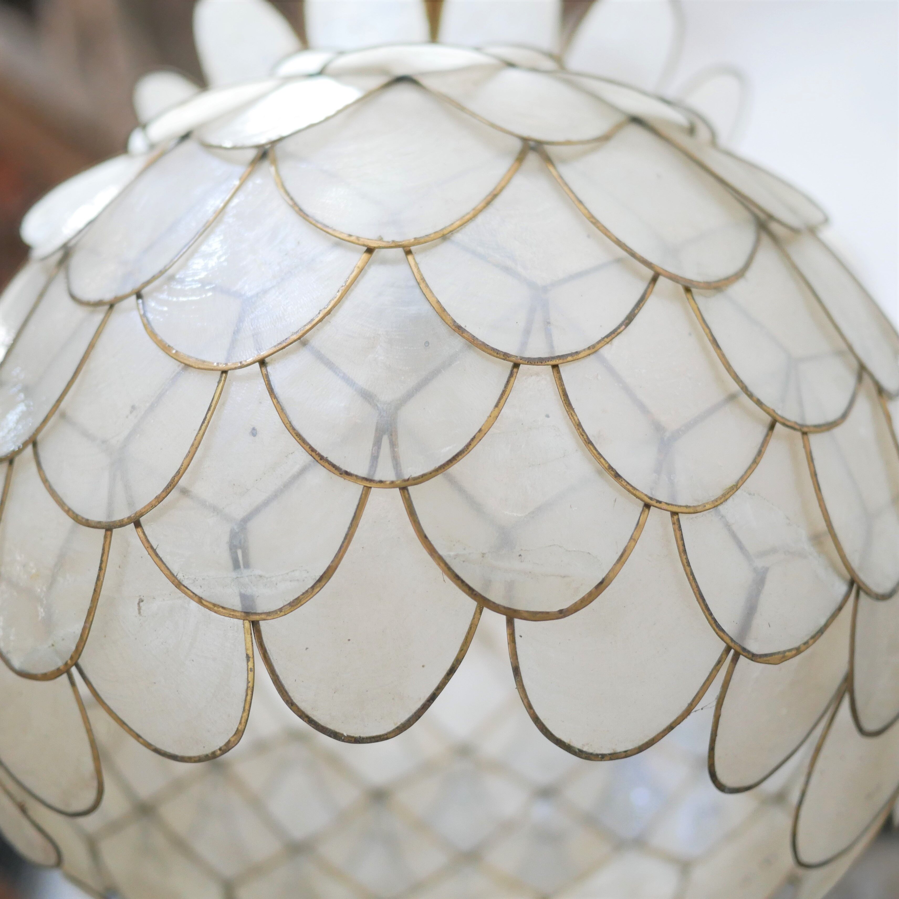 Suspension fleur vintage en nacre
