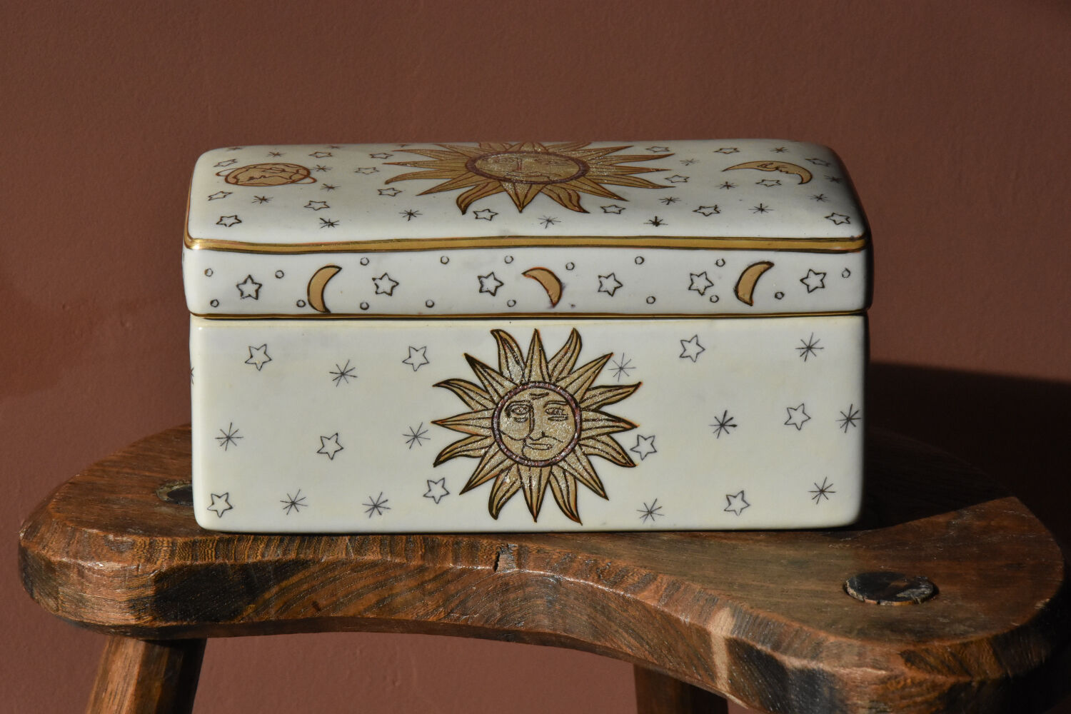 Astral decoration ceramic box
