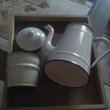 Blue and white enamelled cafeteria