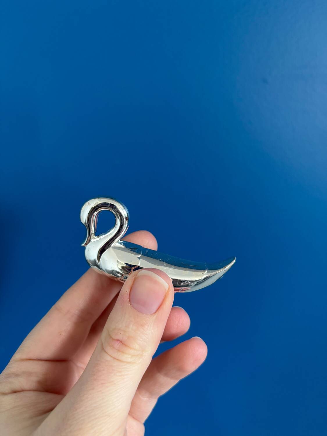 8 vintage silver-plated swan knife rests