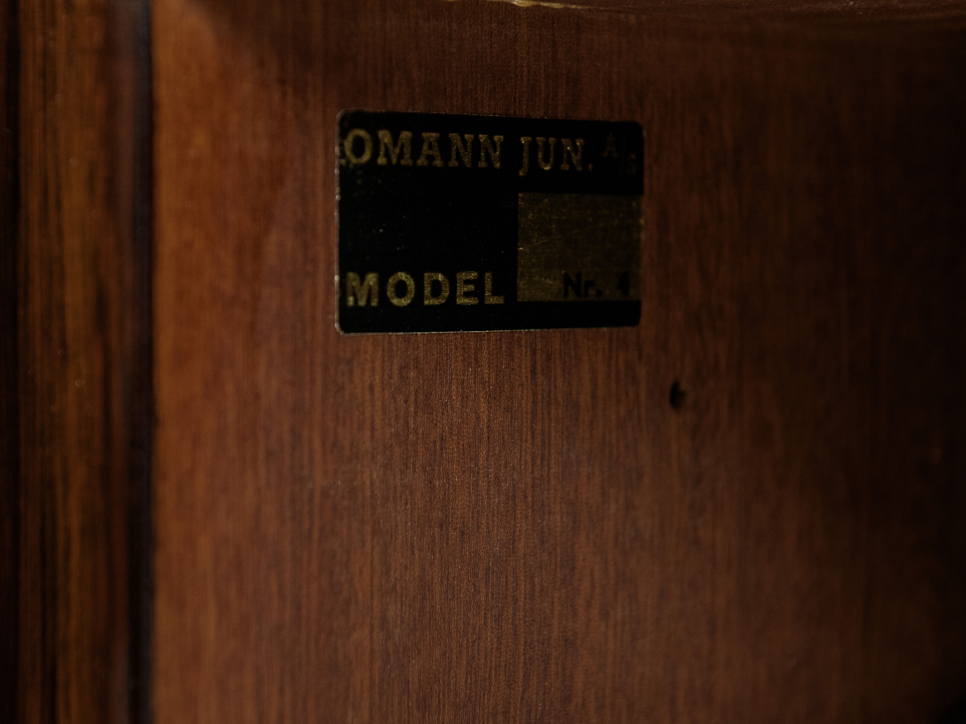 Midcentury Danish cabinet in rosewood by Omann Jun 1960s - handle free doors