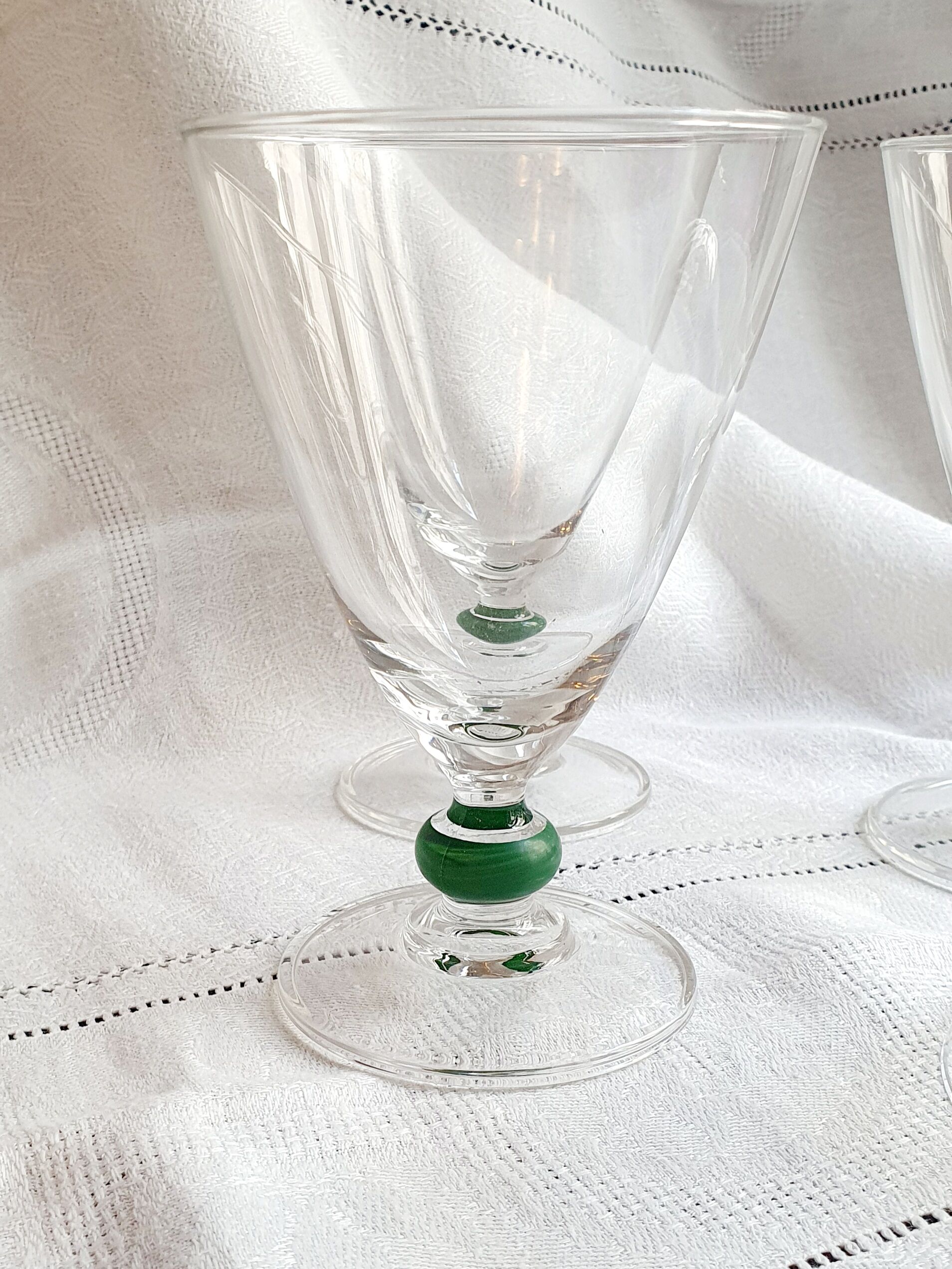 Ensemble de 4 verres à eau à pied