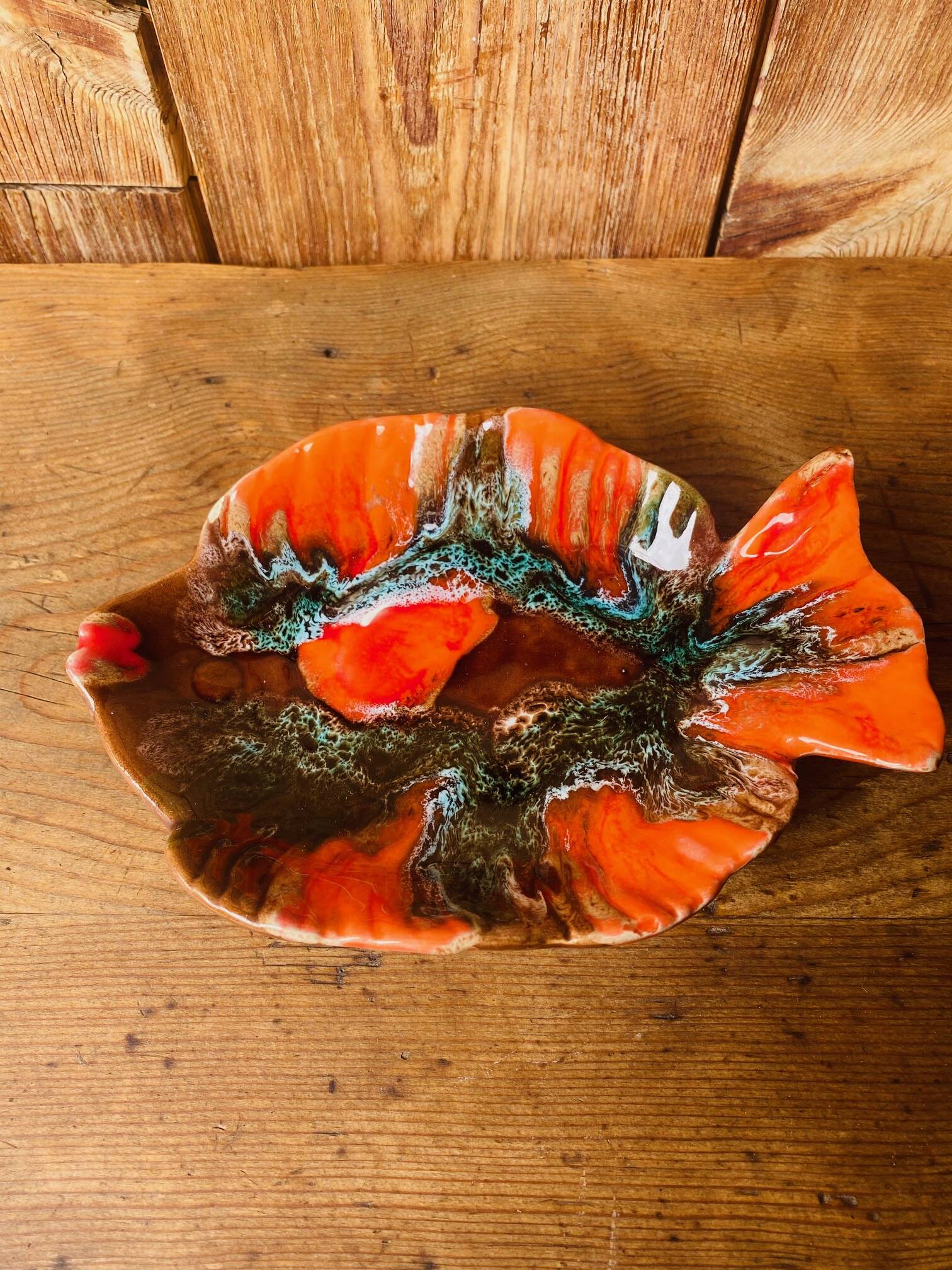 Vallauris 2 empty ceramic fish and shell pockets