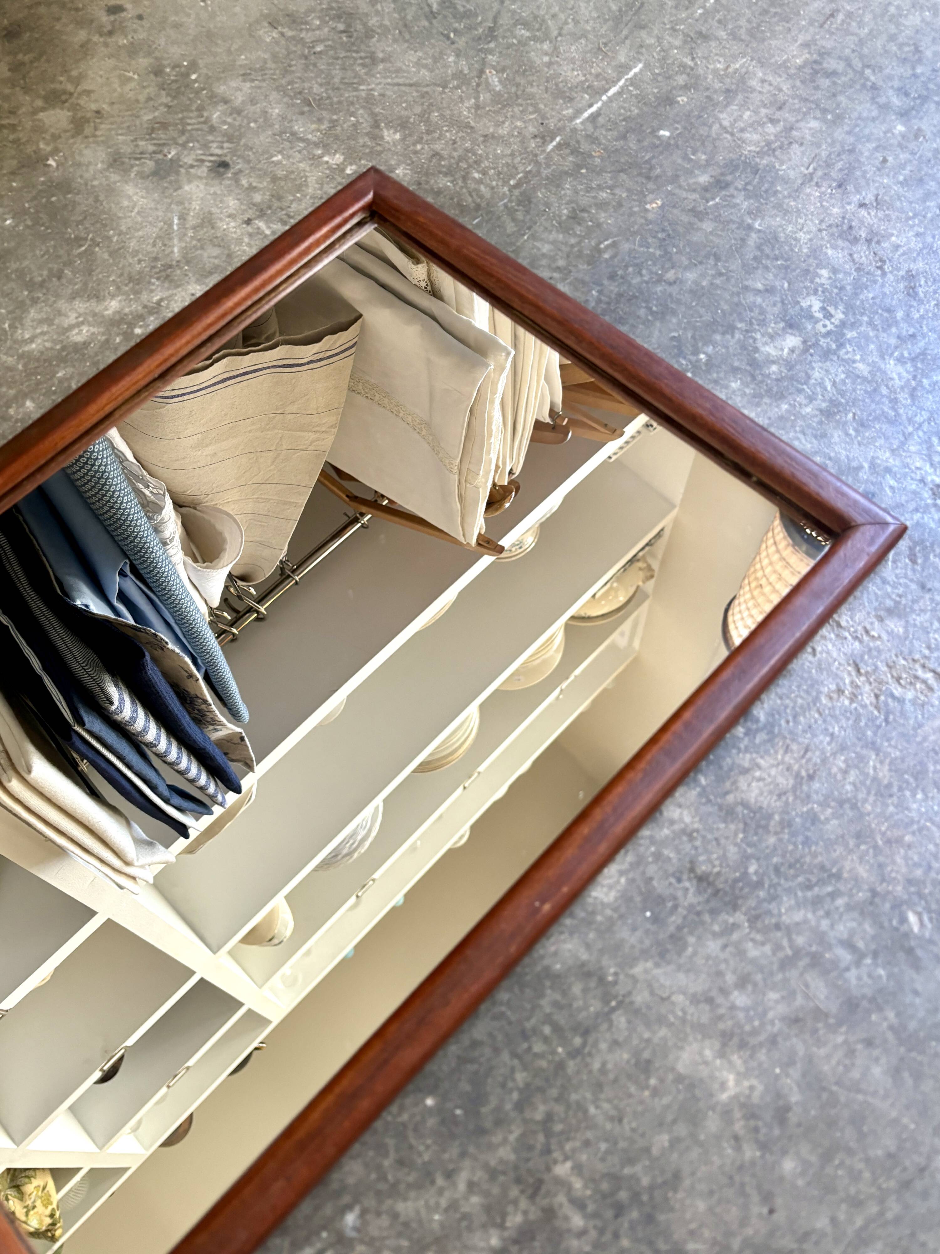 Dark wooden mirror ☐ 40 x 29.5 cm