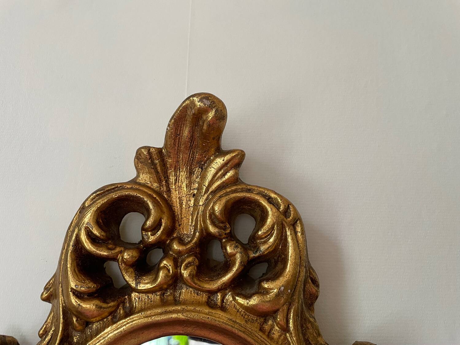 Golden rockery mirror