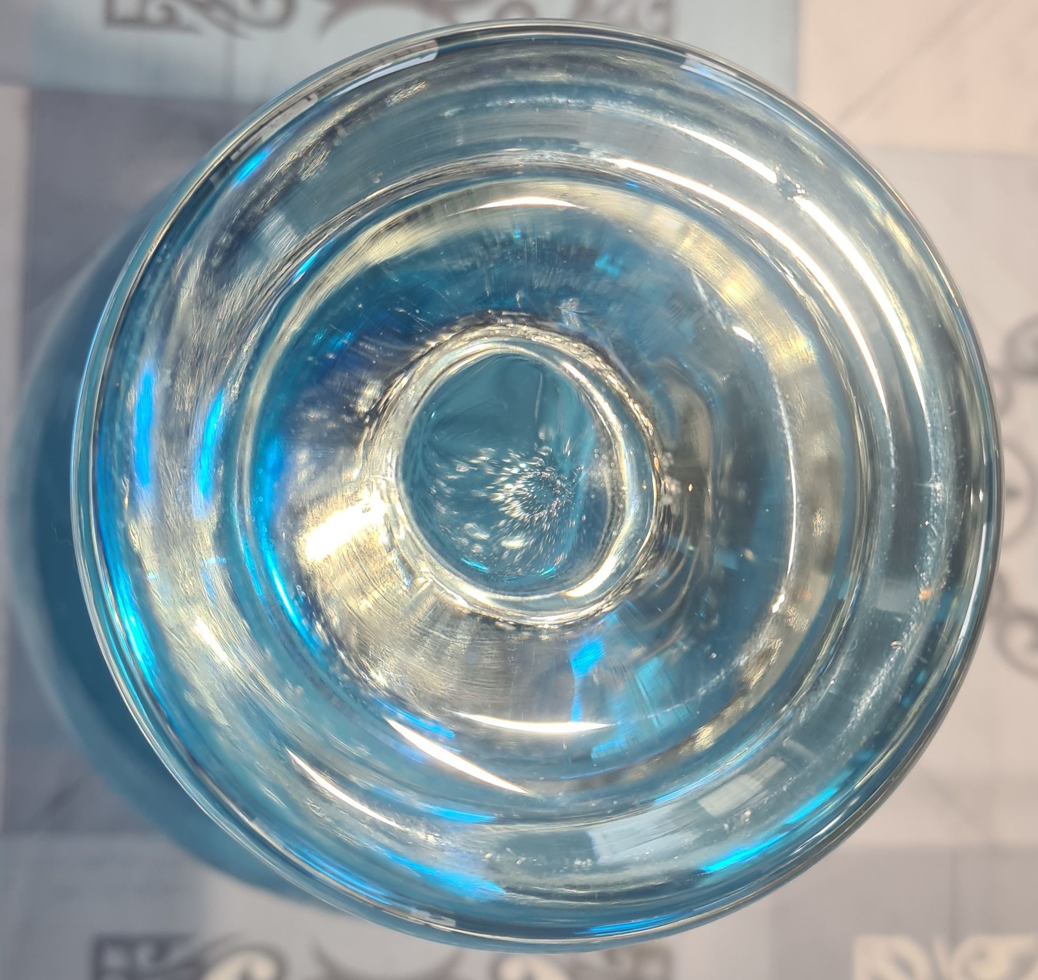 vase en verre bleu Design