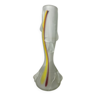 Vase in opaque glass paste