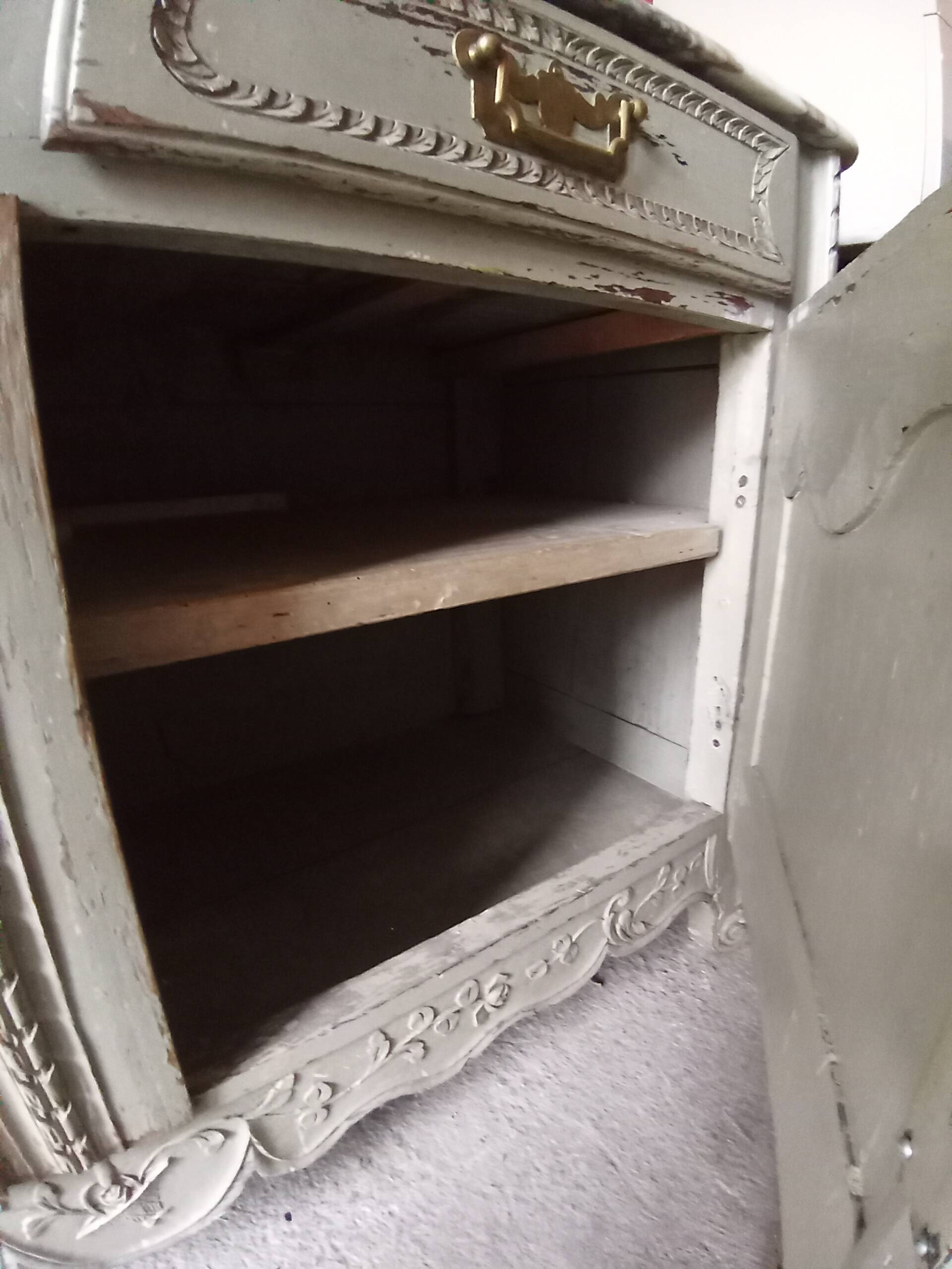 Antique marble washstand – basin & taps
