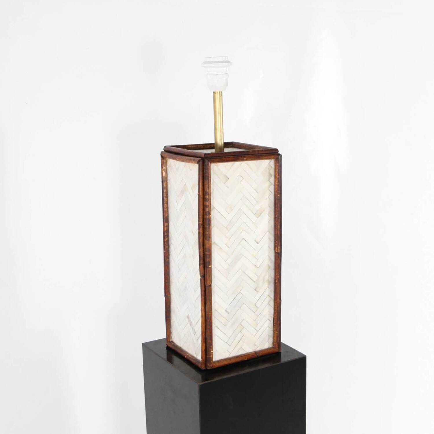 Paire de lampes en os et rotin