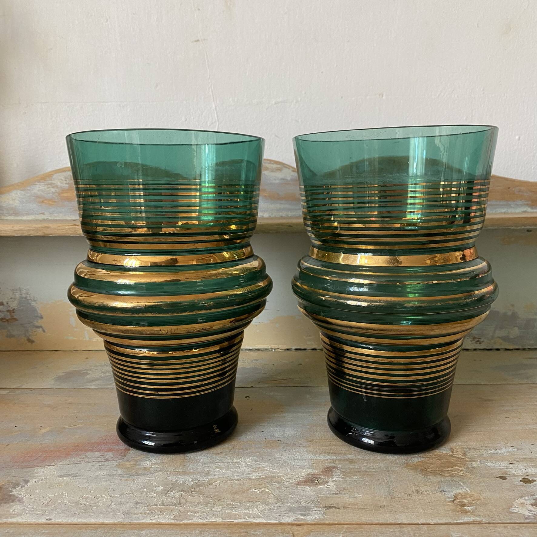 Paire de vases vert émeraude et doré , années 50-60