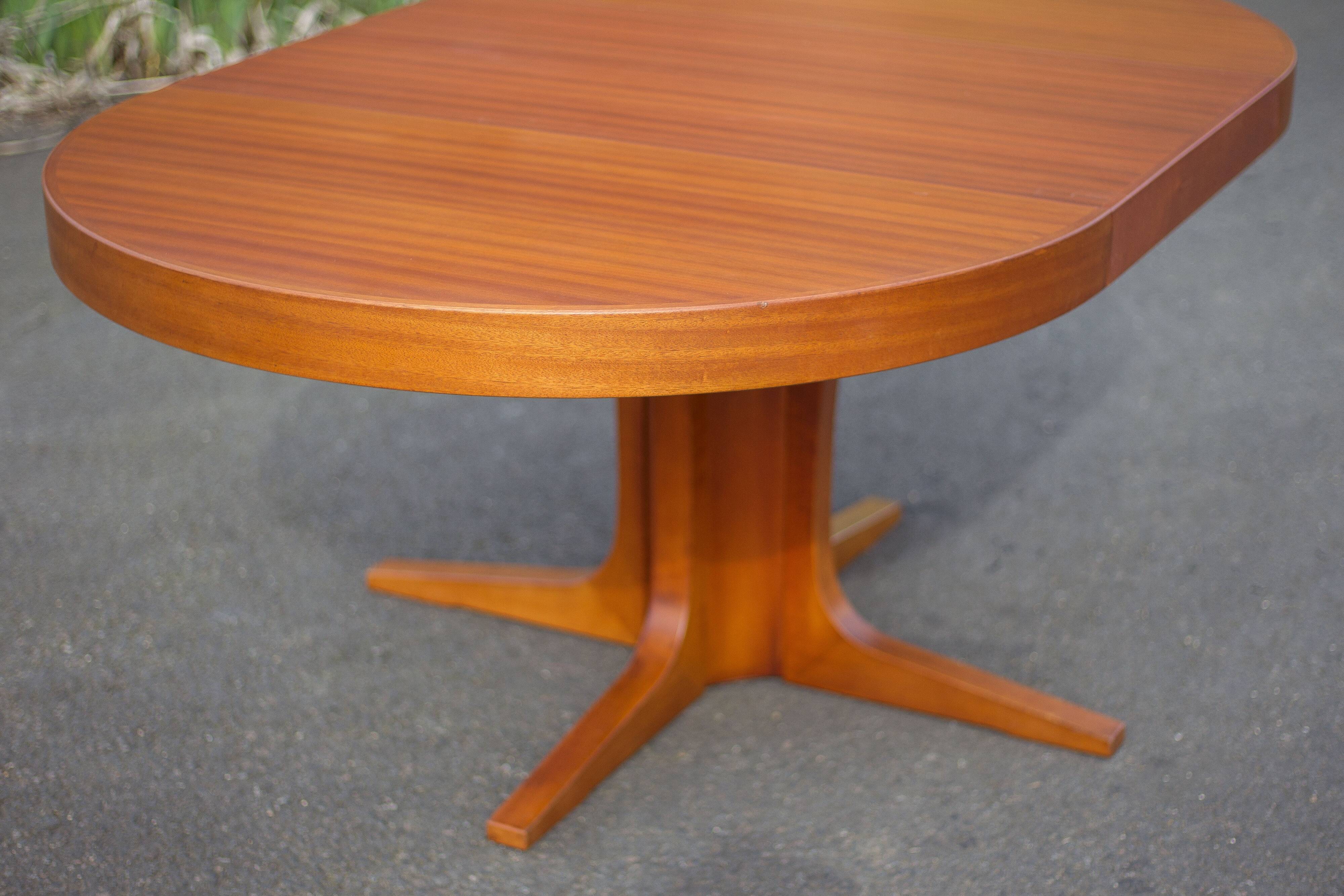 Round wooden table with 3 extensions, table with central star foot, dining table, living room table