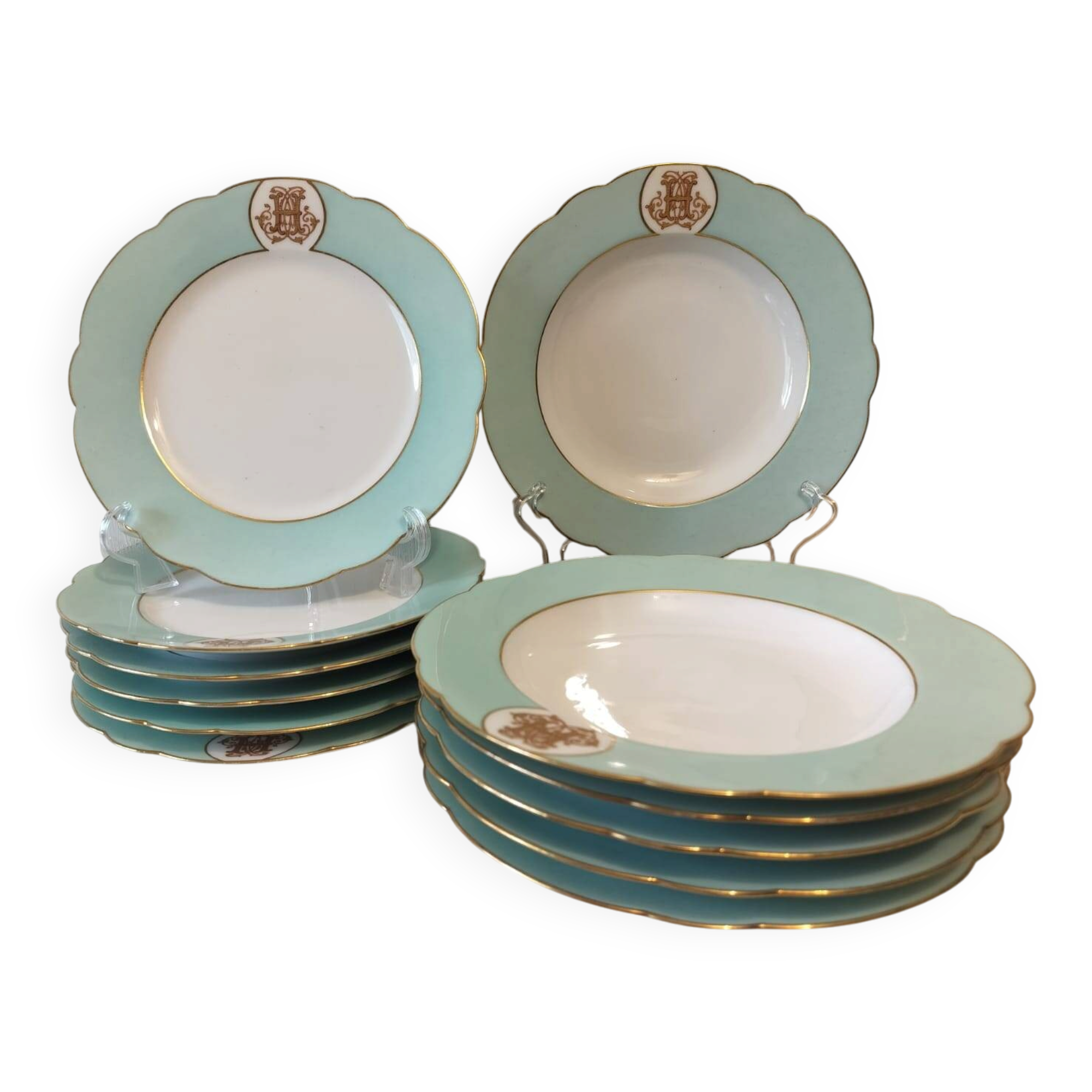 Service de 12 assiettes en porcelaine de Paris - H. Béziat / Maison Blender