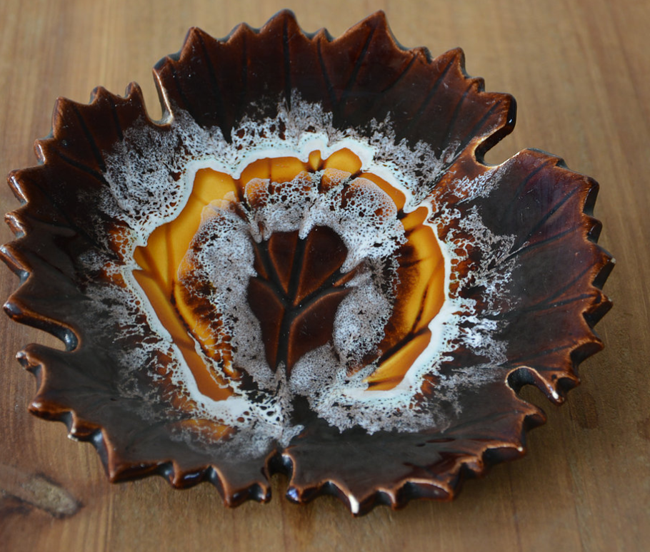 Empty pocket in ceramics-pottery hand painted