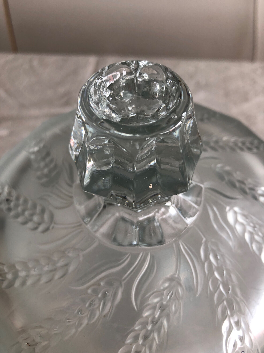 Old candy box in cut and chiseled smoked glass with ART DECO ears of wheat decorations