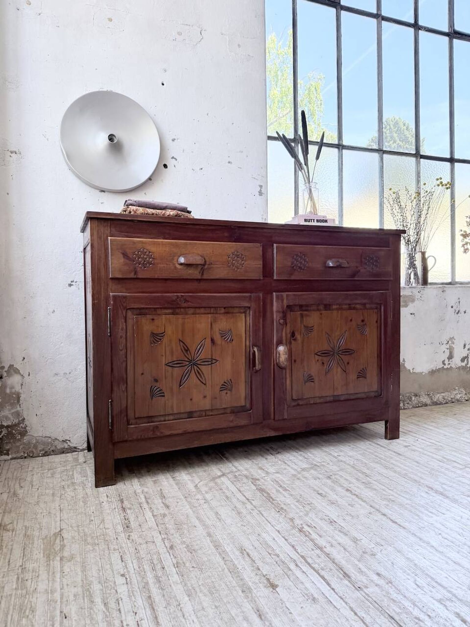 Meuble de rangement confiturier art populaire savoyard 1950
