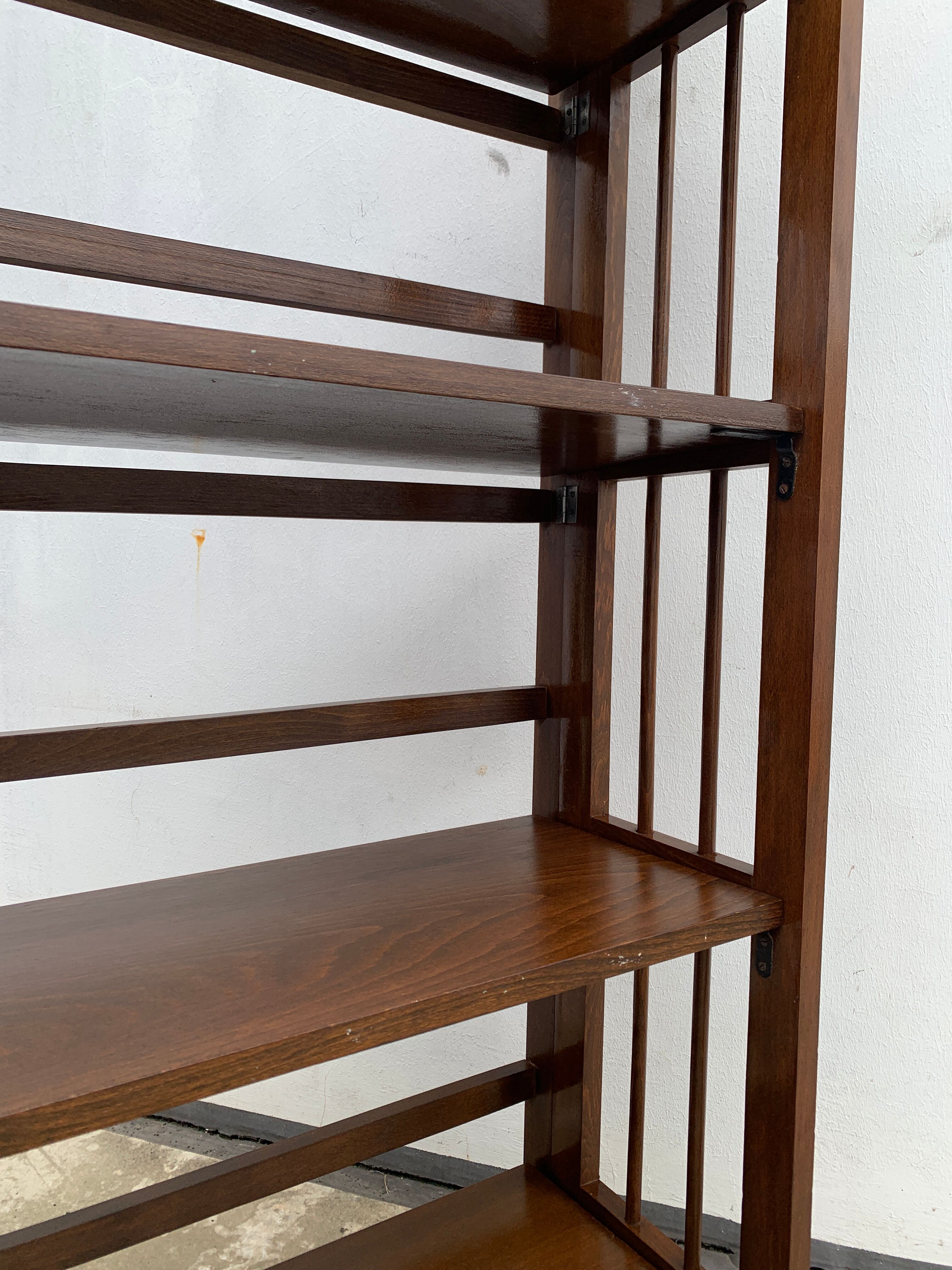 Pair of folding wooden bookcases, 4 shelves, 1950