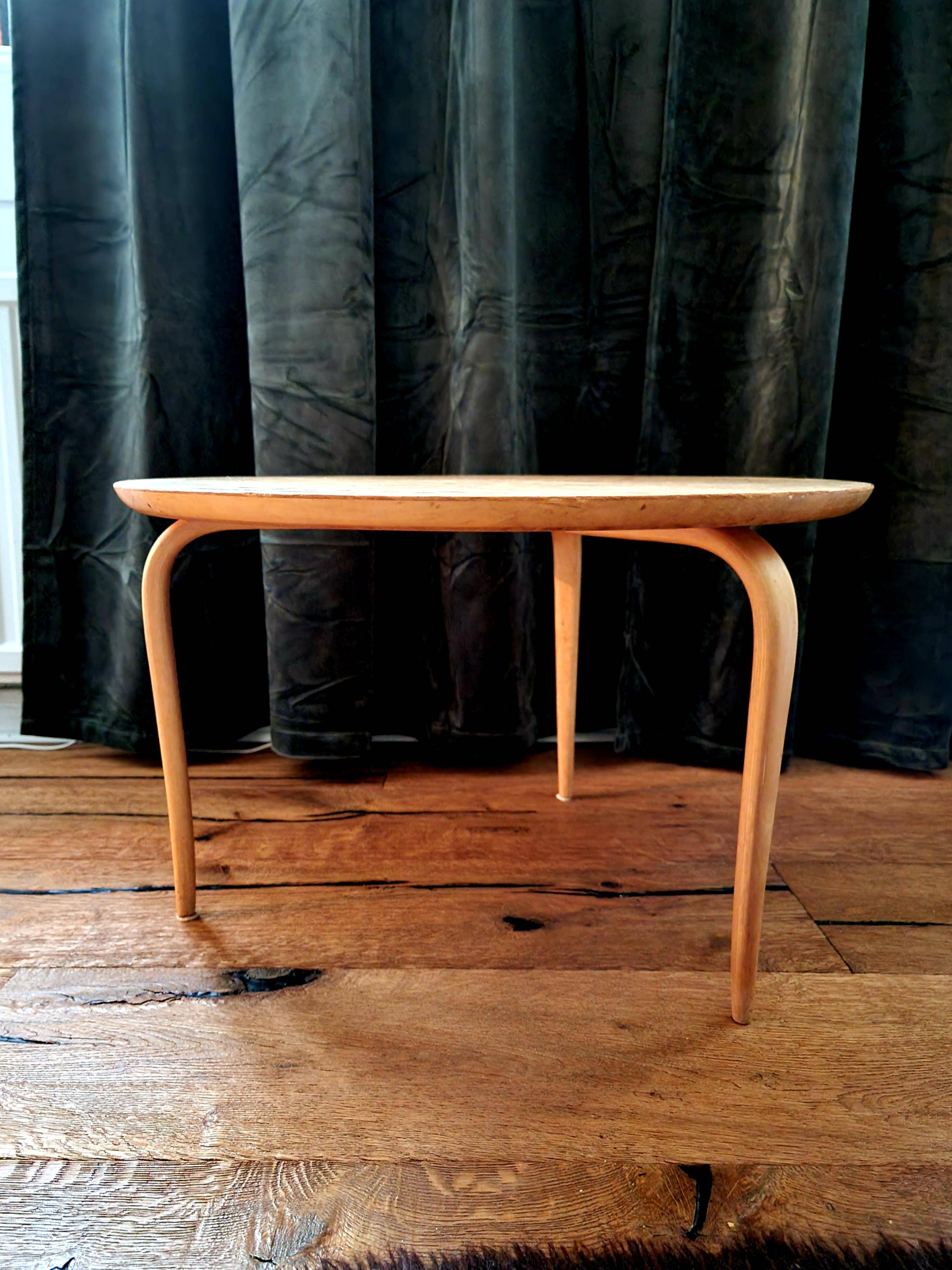 Table d'appoint « Annika » de Bruno Mathsson, en bouleau, style scandinave moderne, datée de 1974