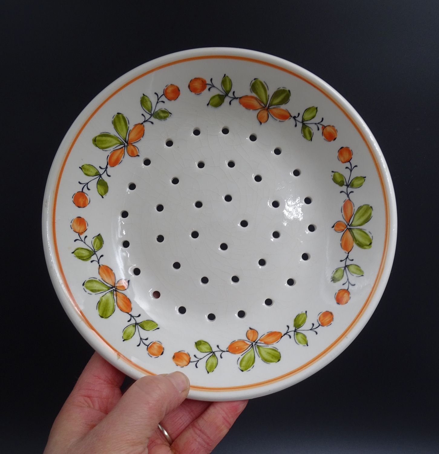 Beautiful set plate to drain strawberries in Gien earthenware