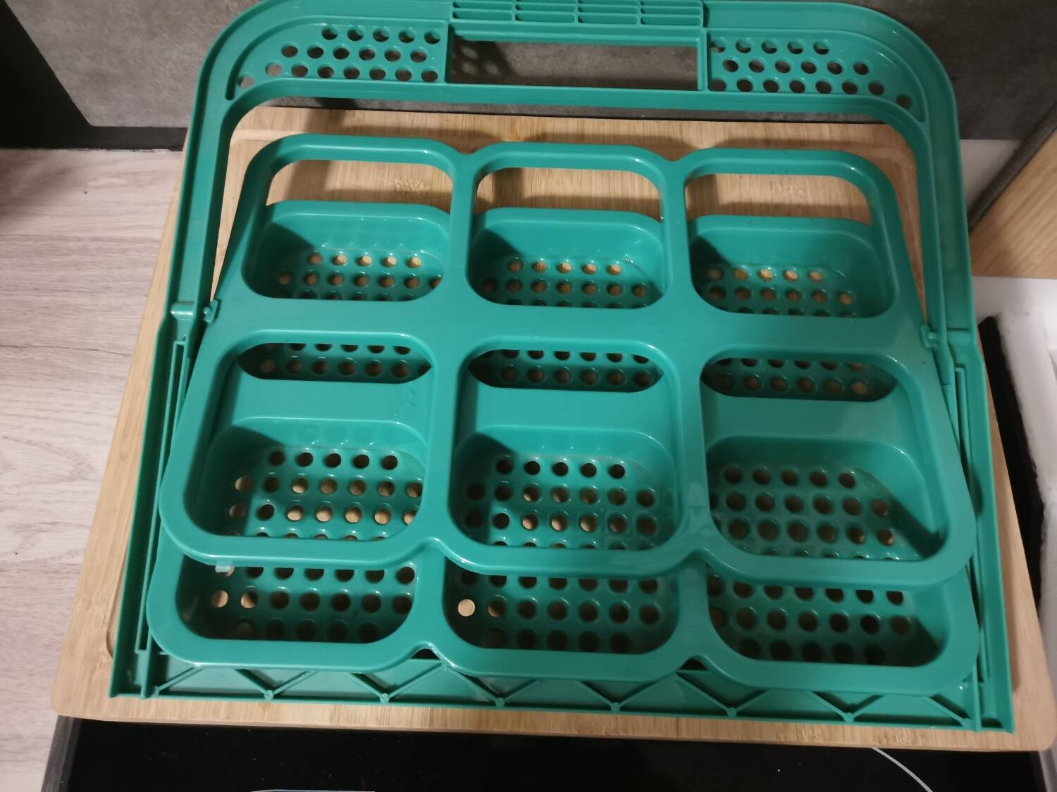 Vintage folding bottle holder