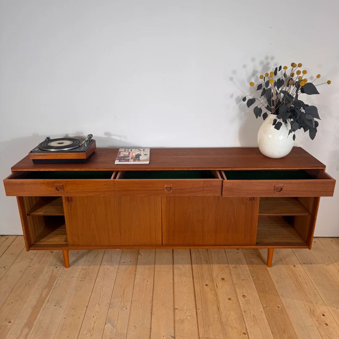 Buffet en teck, années 1960