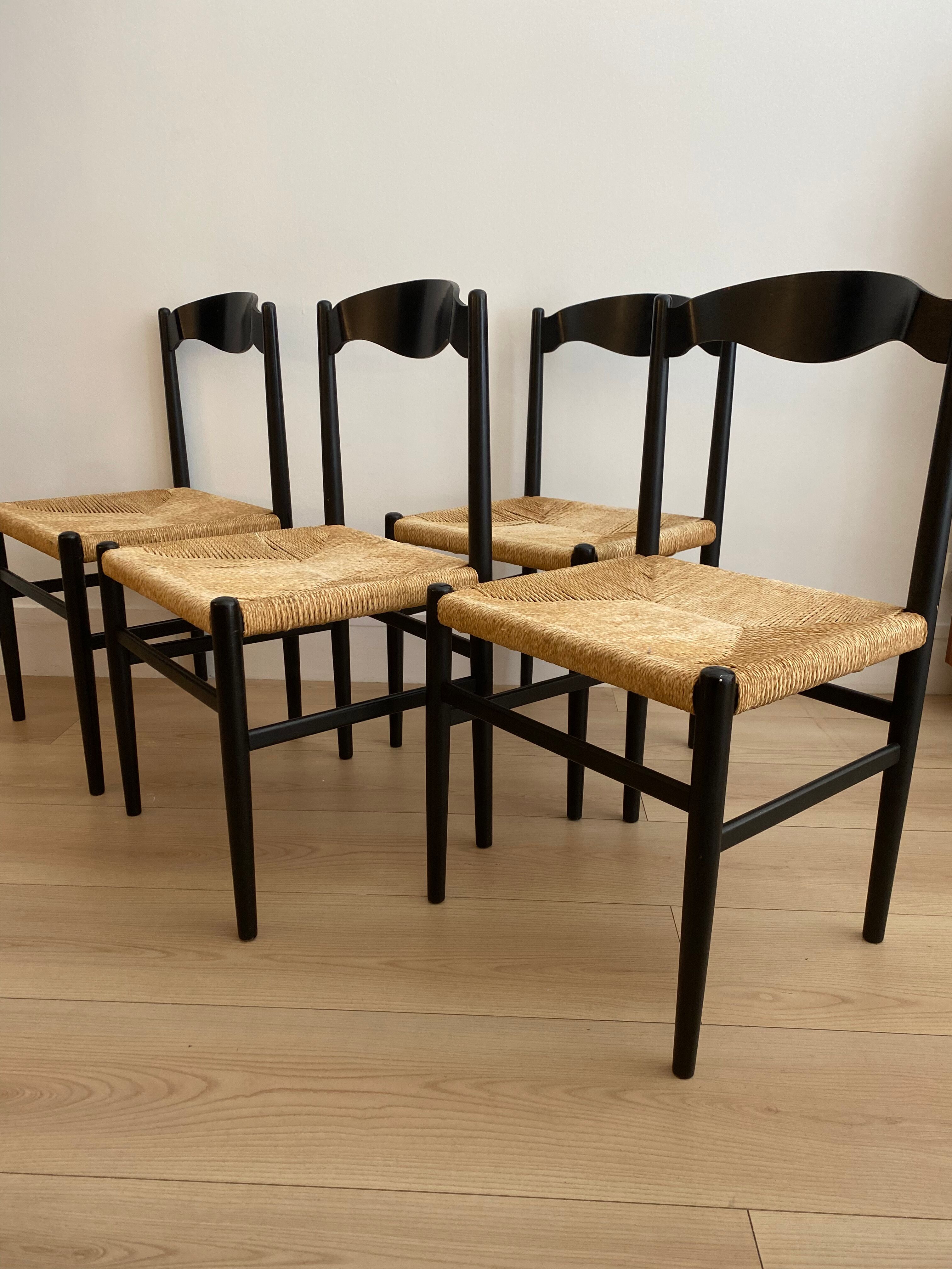 4 vintage mulched chairs